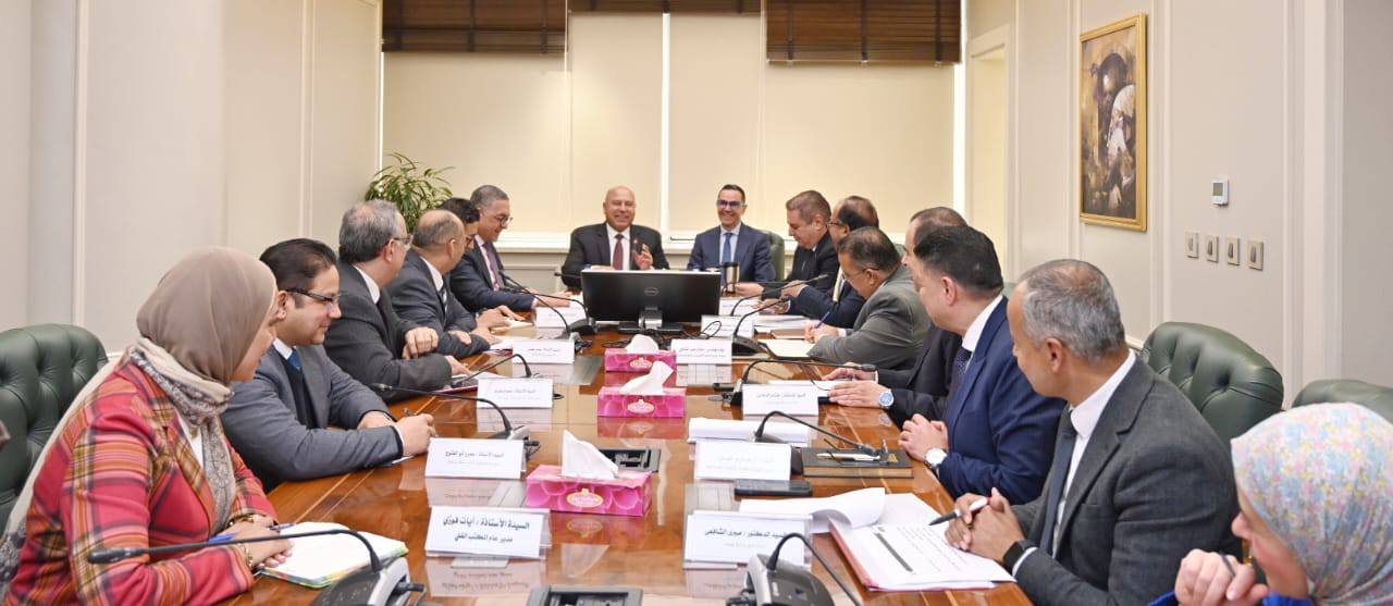 وزير الصناعة والنقل في اجتماع مع وزير الاستثمار