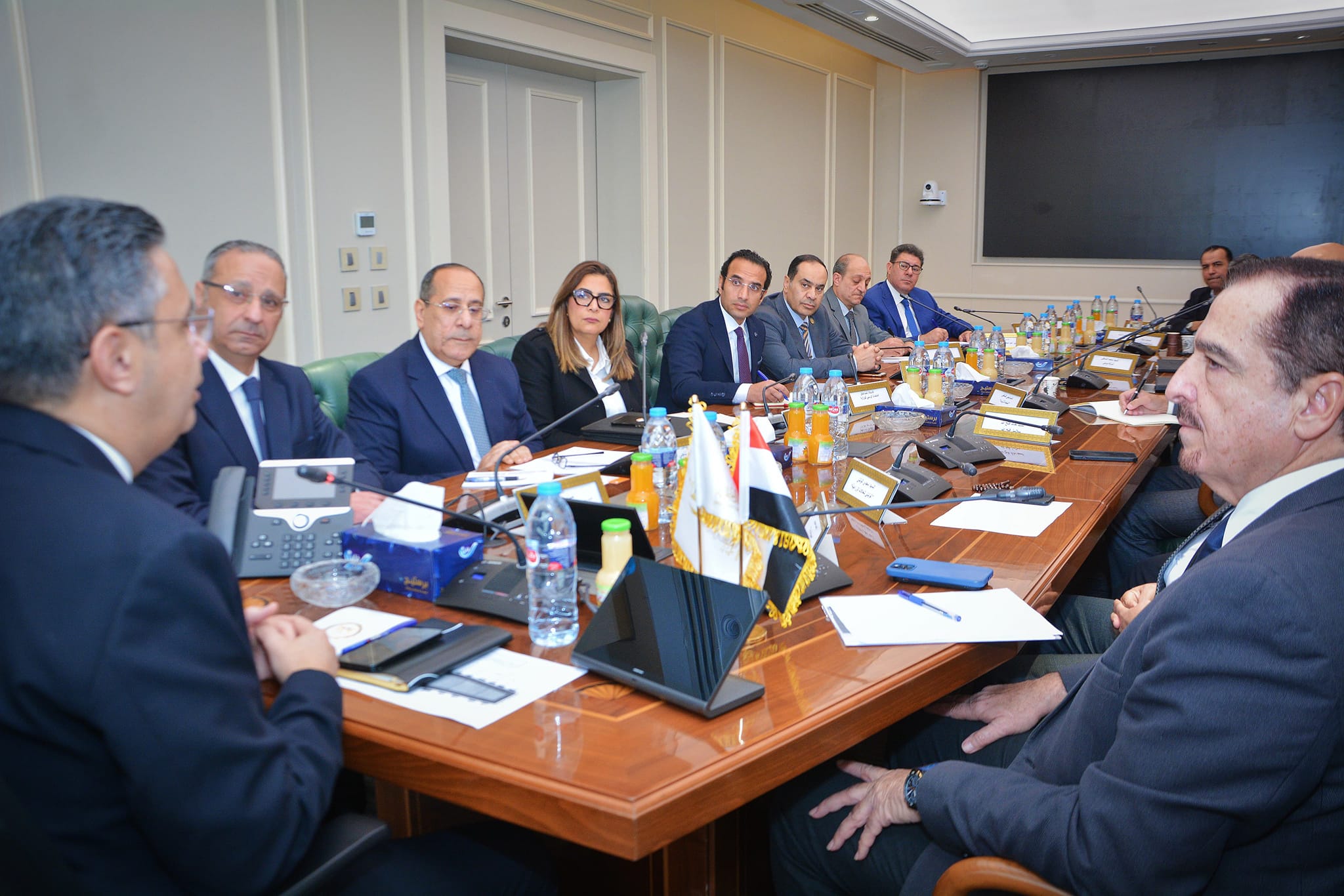 وزير التموين في اجتماع مع ممثلي شركات الصناعات الغذائية