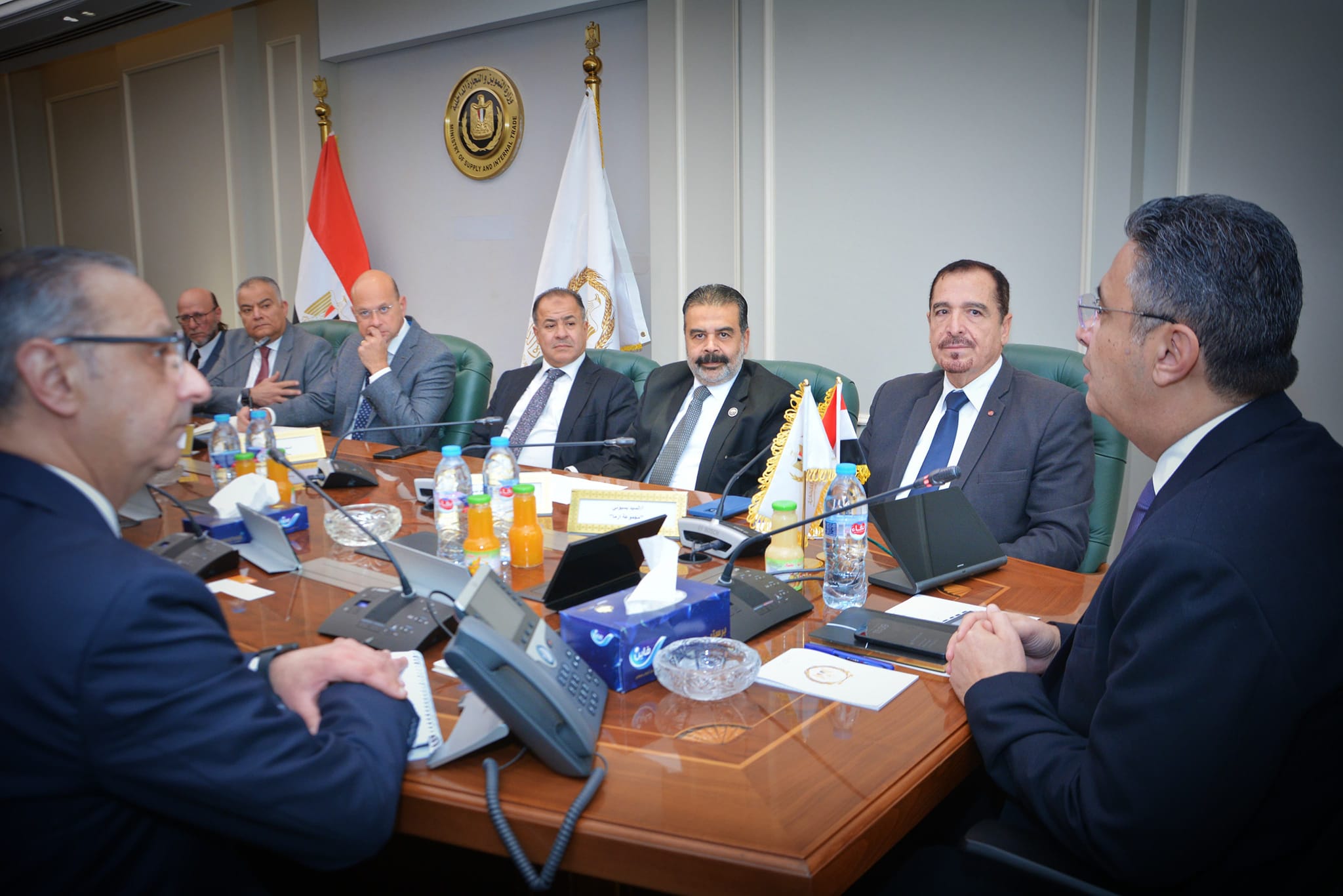 وزير التموين في اجتماع مع ممثلي شركات الصناعات الغذائية