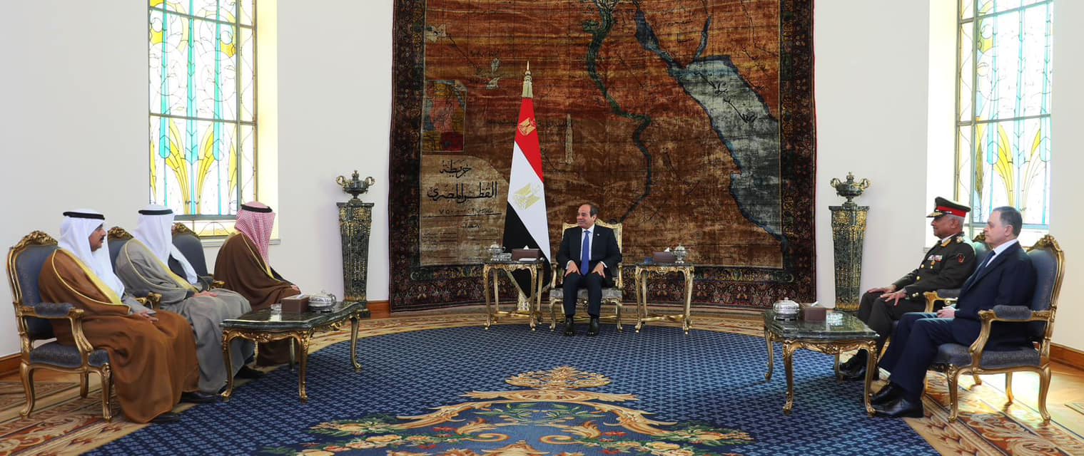 الرئيس السيسي يلتقي وزير الدفاع والداخلية الكويتي