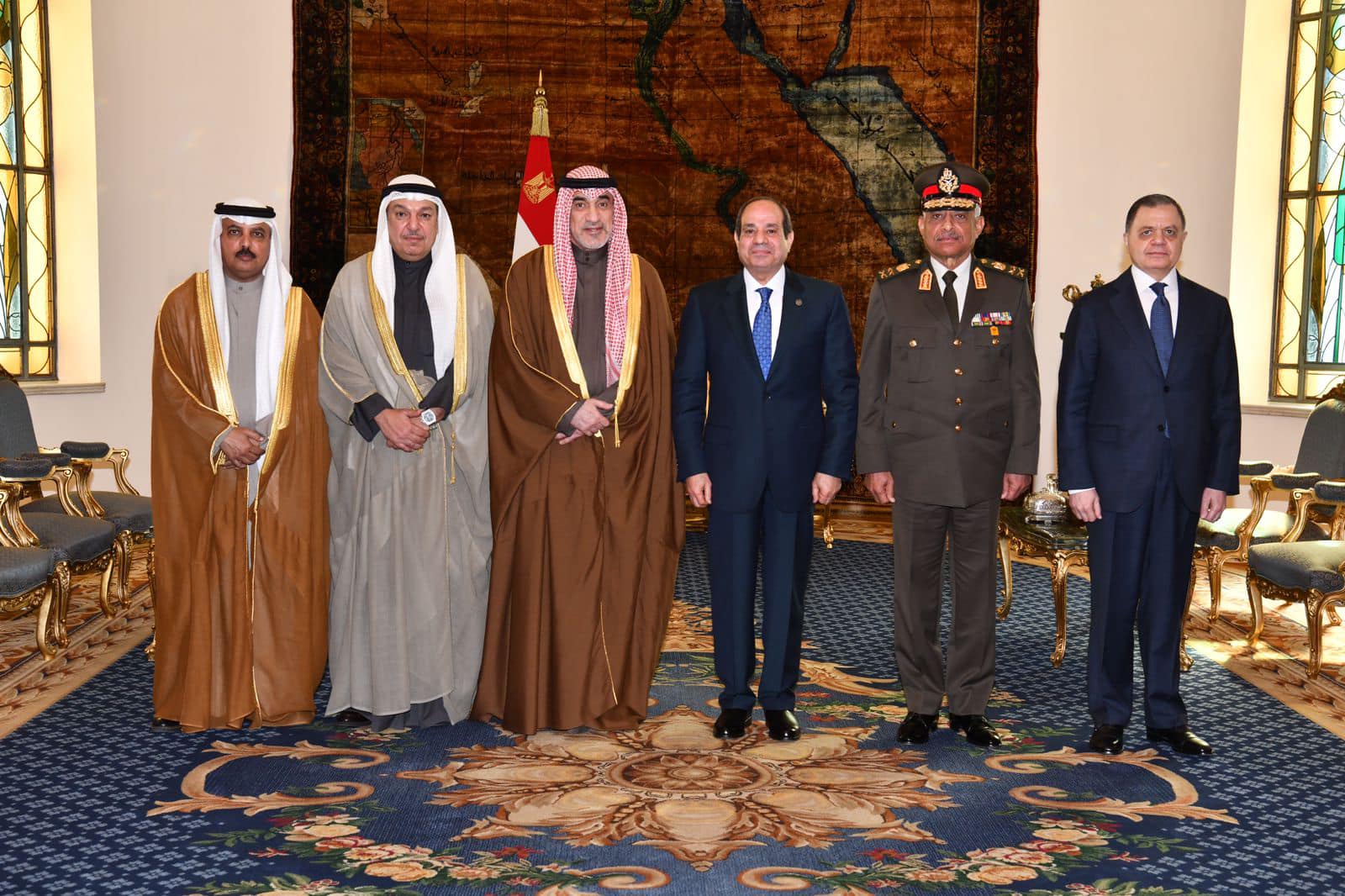الرئيس السيسي يلتقي وزير الدفاع والداخلية الكويتي