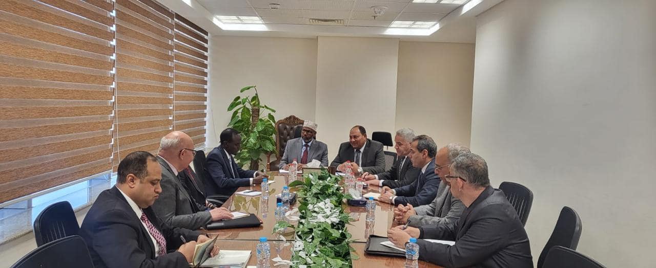 وزير الزراعة يستقبل وزير الزراعة والري الصومالي