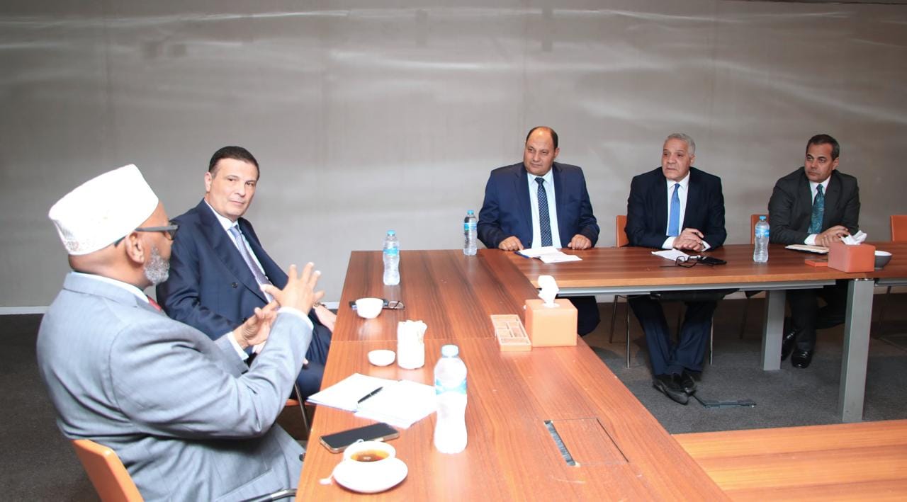 وزير الزراعة يستقبل وزير الزراعة والري الصومالي
