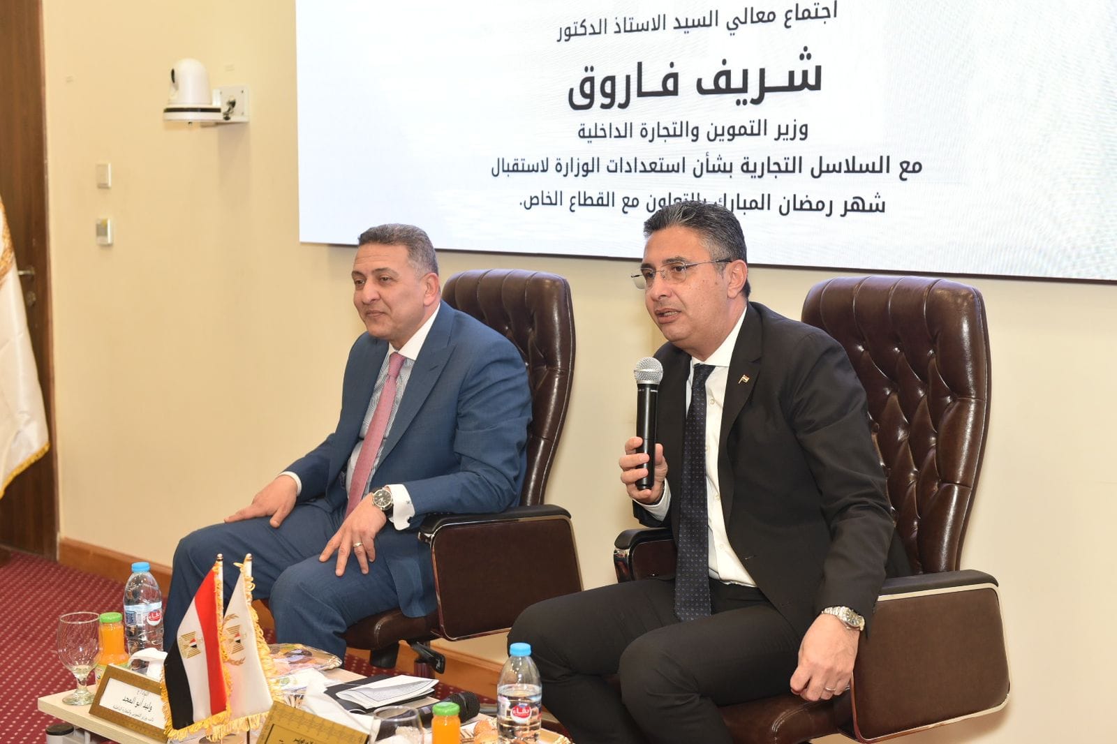 وزير التموين يعقد اجتماعًا موسعاً مع ممثلي السلاسل التجارية