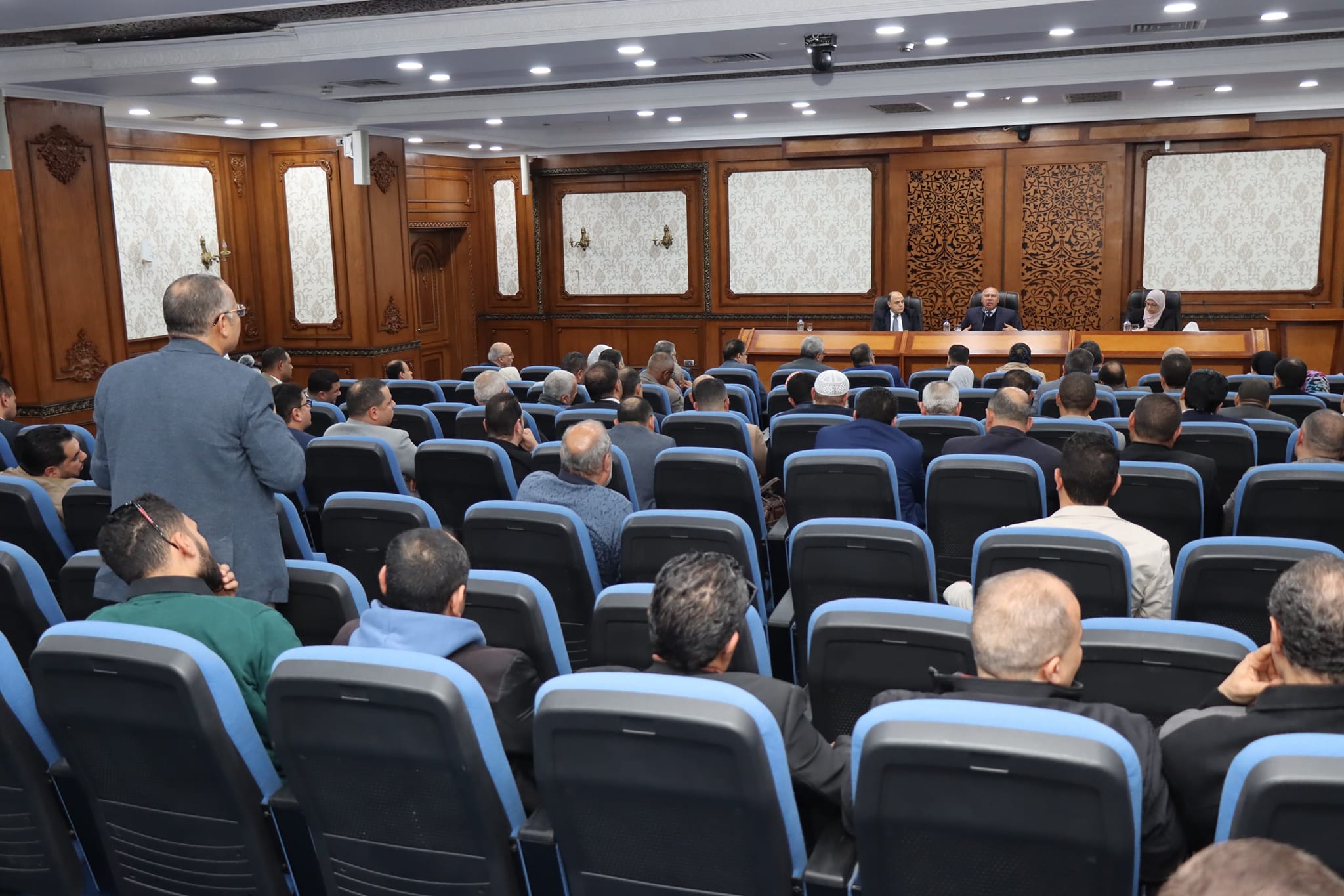 وزير الصناعة والنقل في اجتماع مع محافظ ومستثمري كفر الشيخ