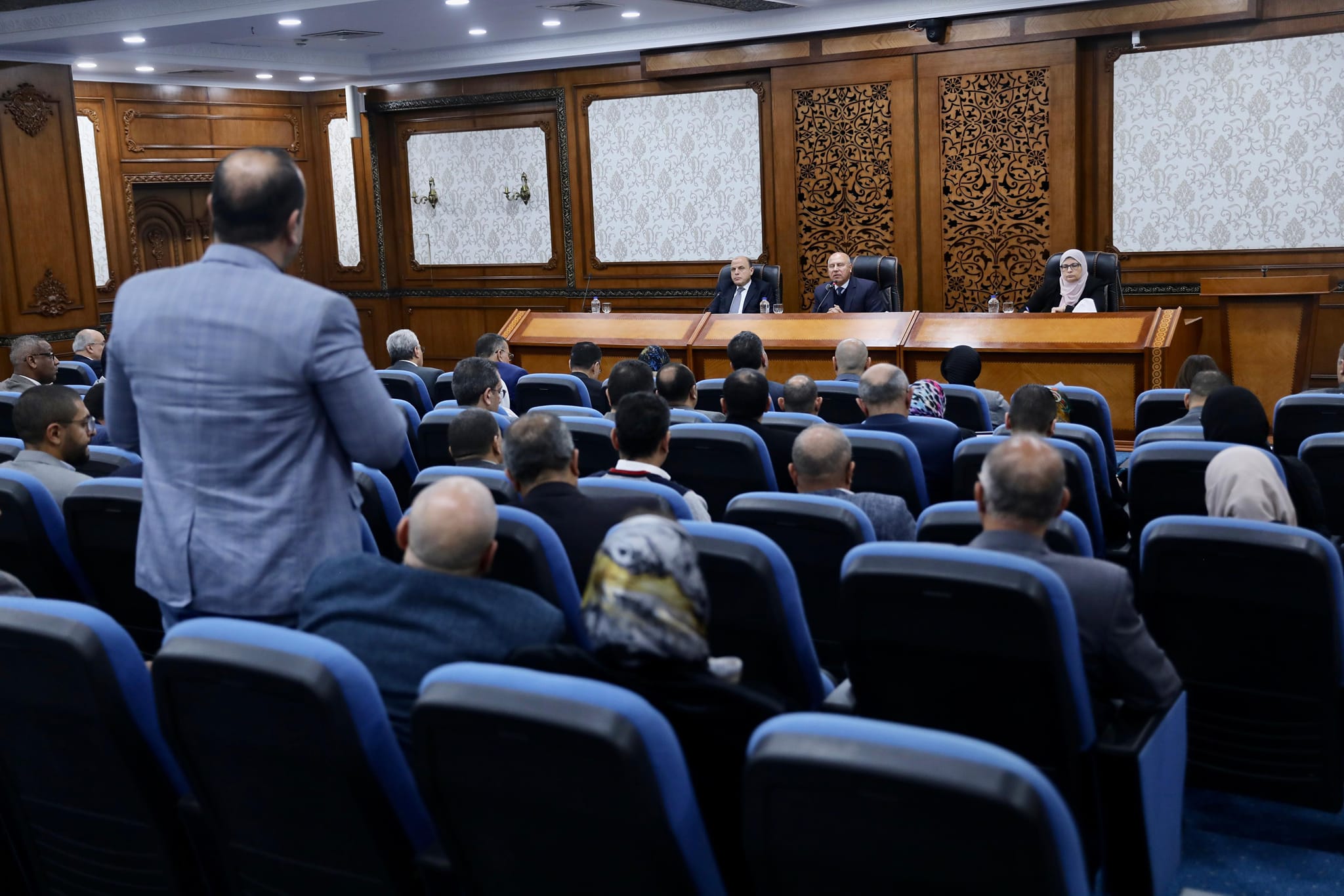 وزير الصناعة والنقل في اجتماع مع محافظ ومستثمري كفر الشيخ