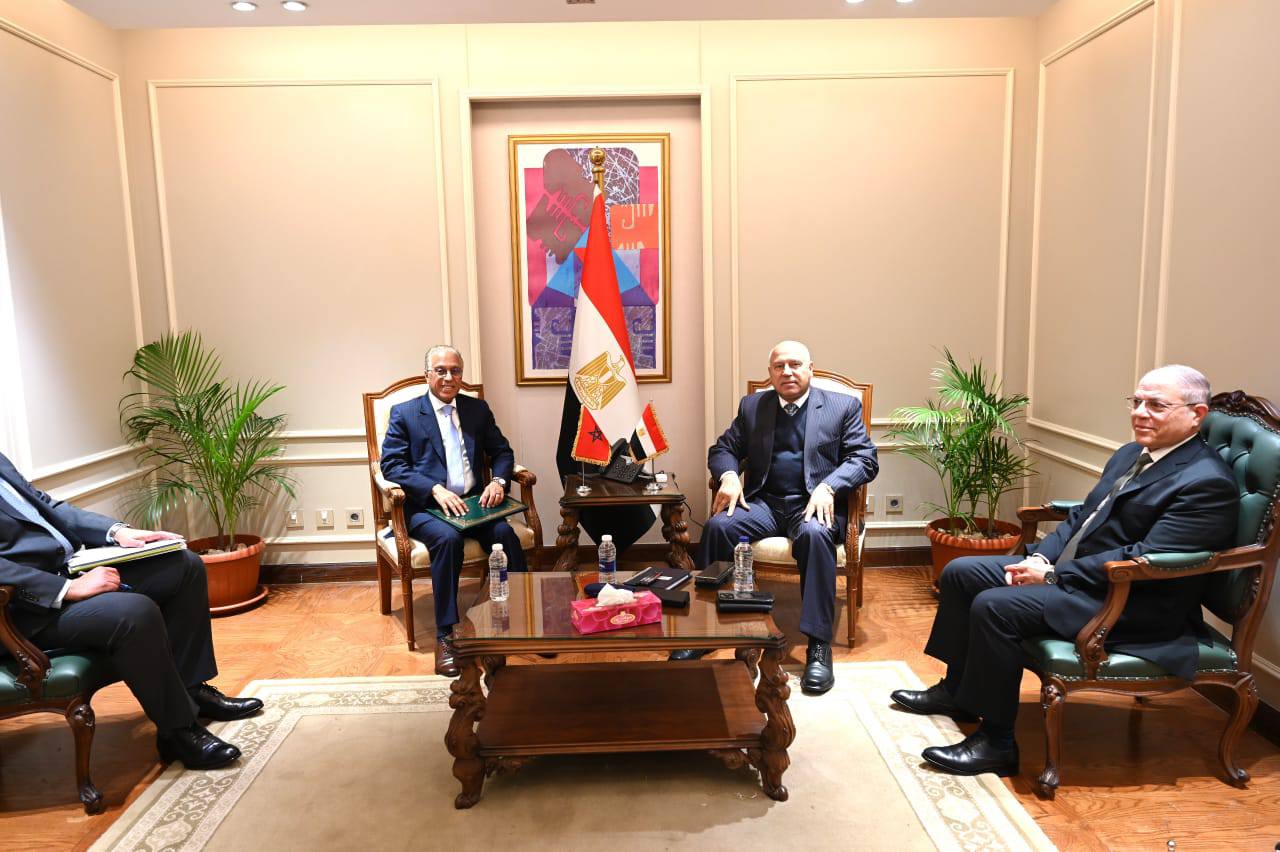 وزير الصناعة والنقل يستقبل سفير المملكة المغربية