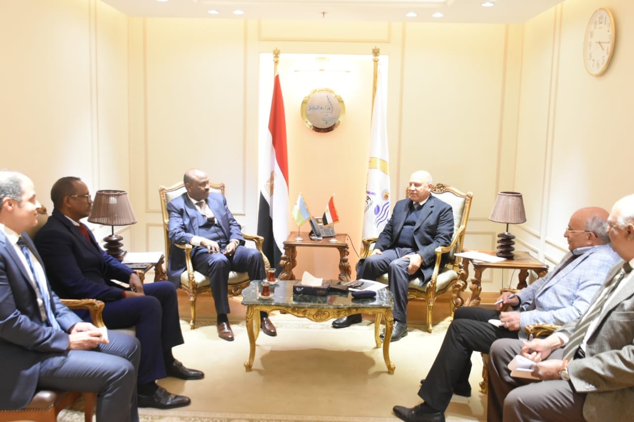 وزير الصناعة والنقل يلتقي سفير جمهورية جيبوتي