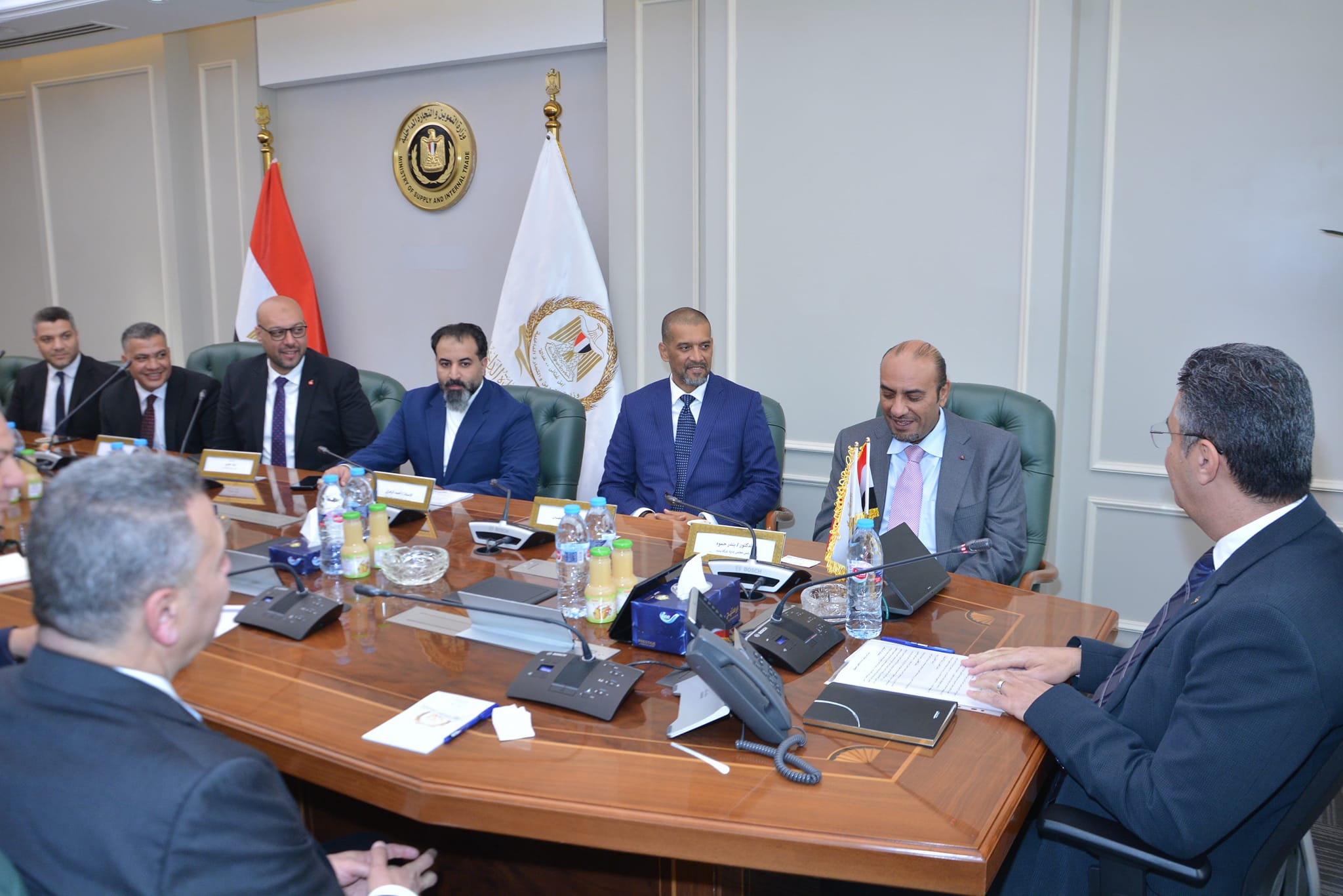 وزير التموين يجتمع مع مجموعة شركة بنده للتجزئة