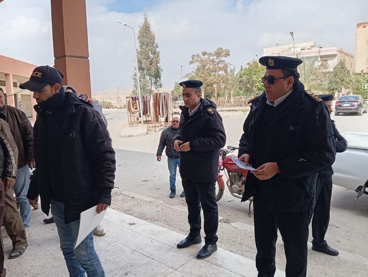 إزالة مخالفات بناء وتعديات وغلق أنشطة في المدن الجديدة
