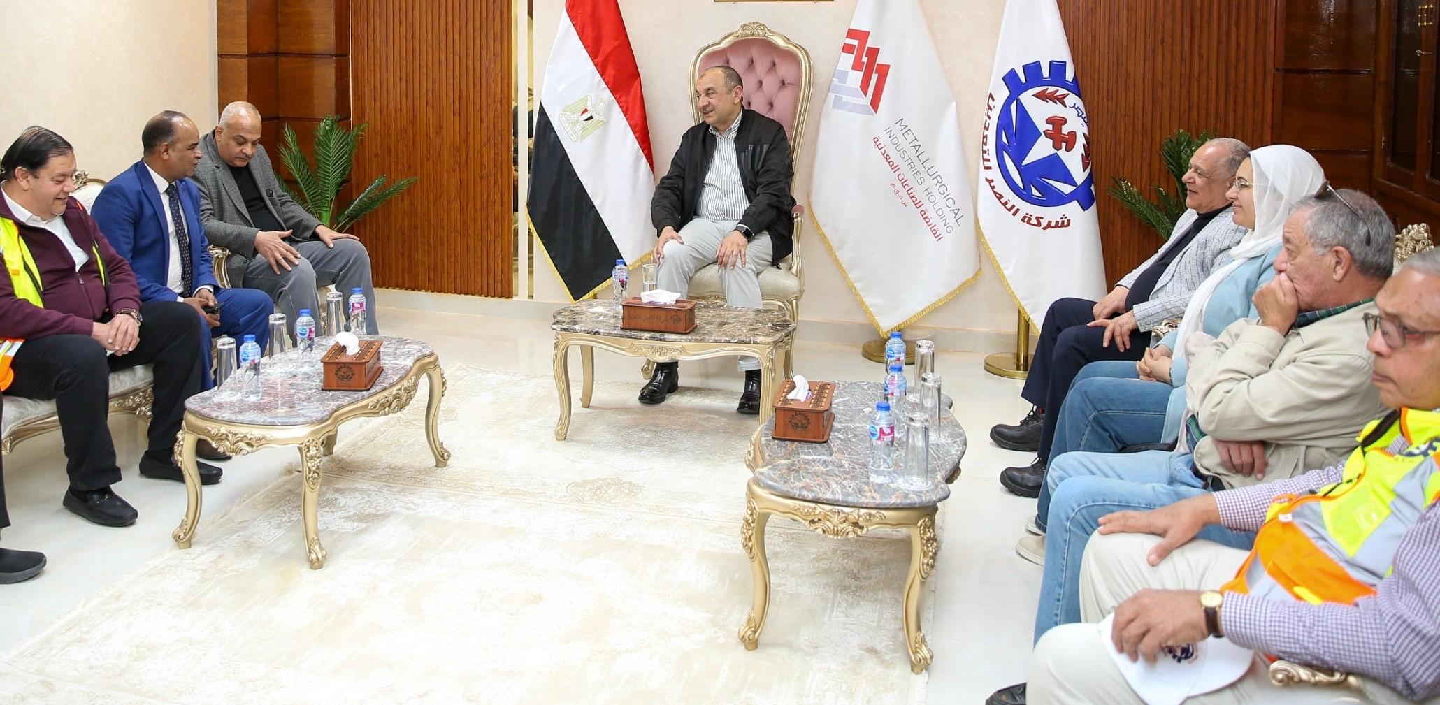 وزير قطاع الأعمال في زيارة لشركة النصر للتعدين بإدفو