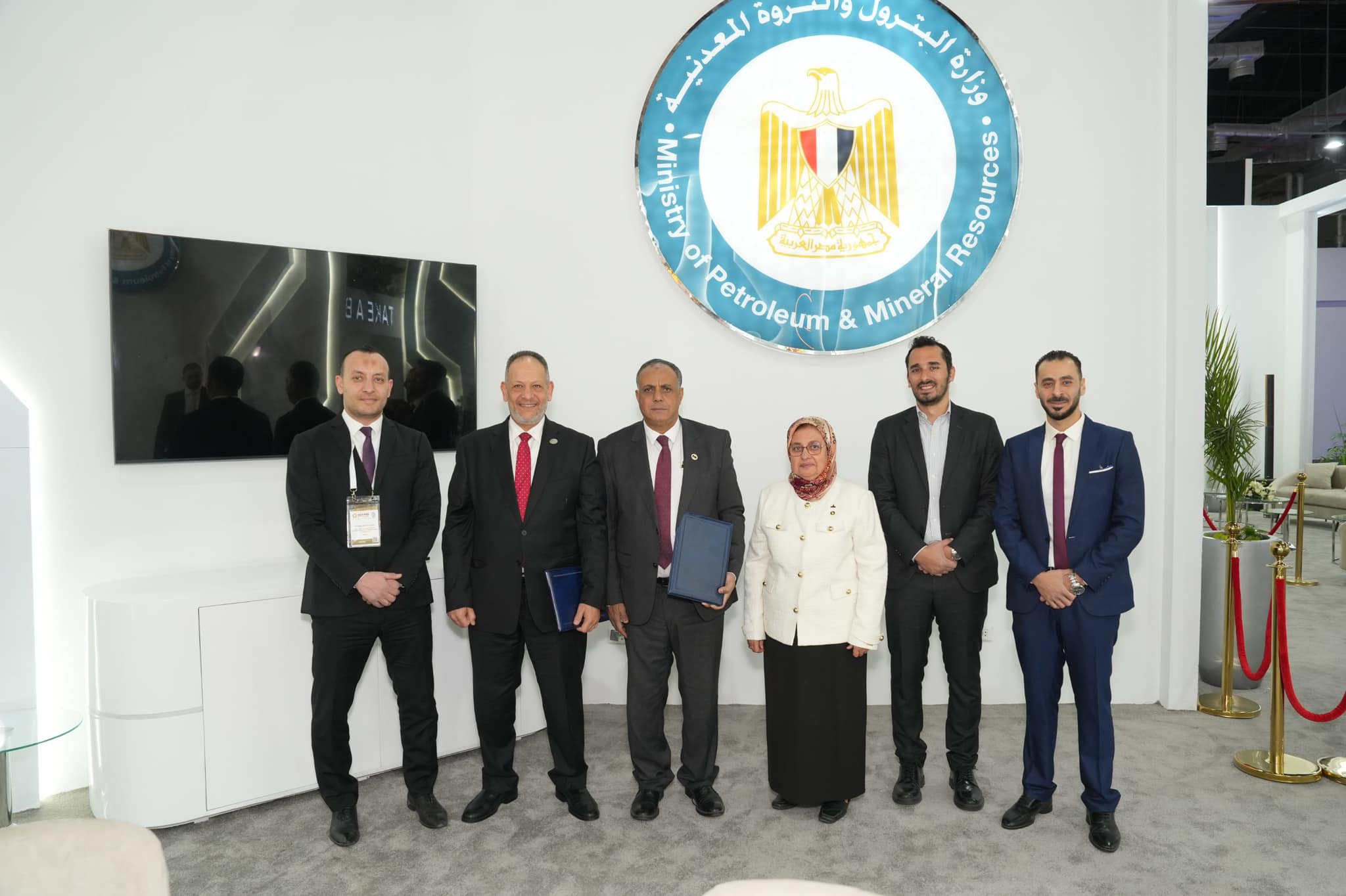 اتفاقية تعاون لإنشاء مركز بيانات موحد بقطاع البترول المصري