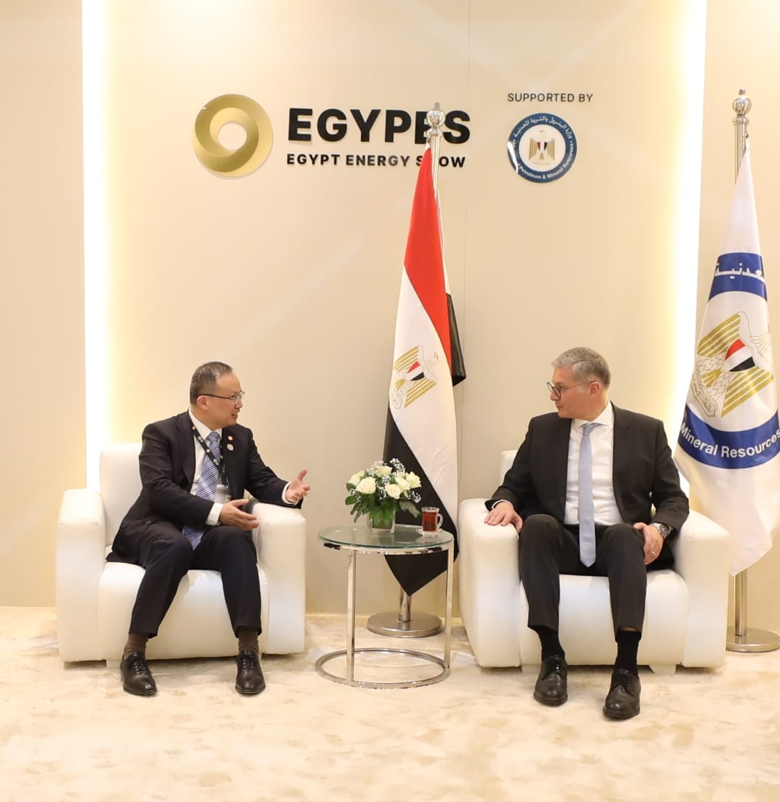 وزير البترول مع الرئيس التنفيذي لمجموعة يونايتد إنرجي جروب