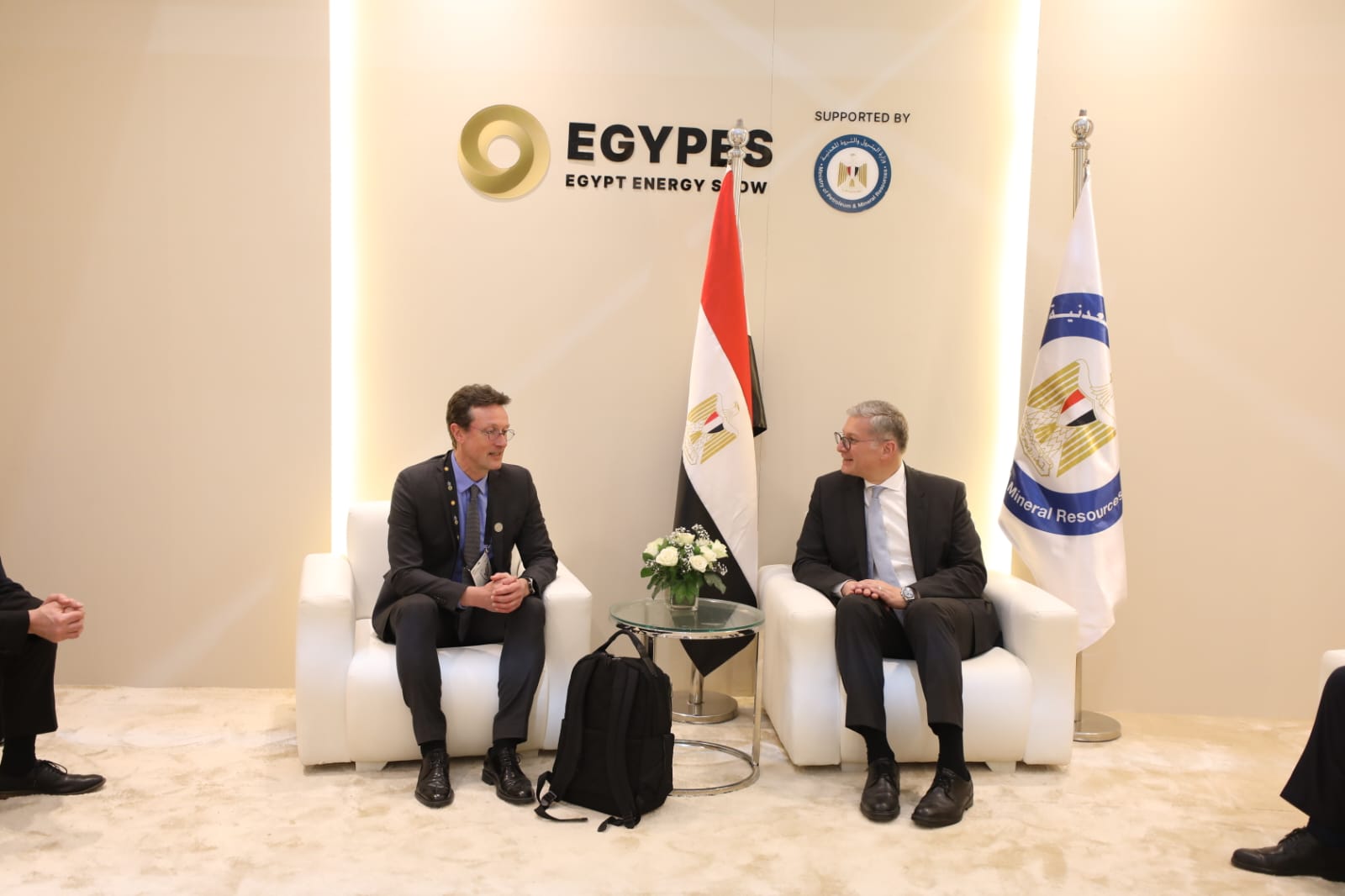 وزير البترول يلتقي الرئيس التنفيذي لشركة اكسنز
