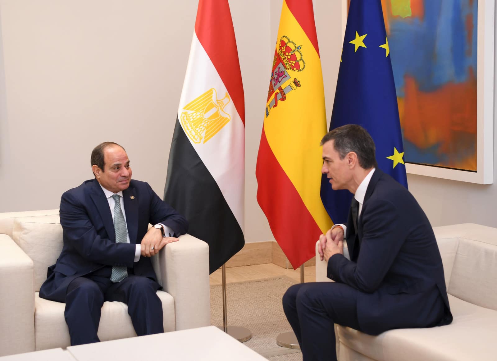 الرئيس السيسي يلتقي رئيس الحكومة الأسبانية