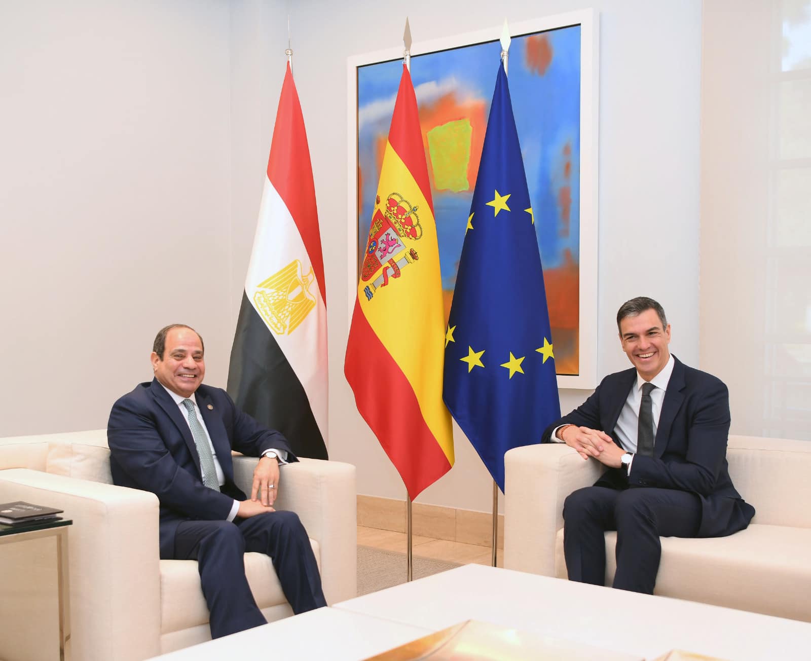 الرئيس السيسي يلتقي رئيس الحكومة الأسبانية