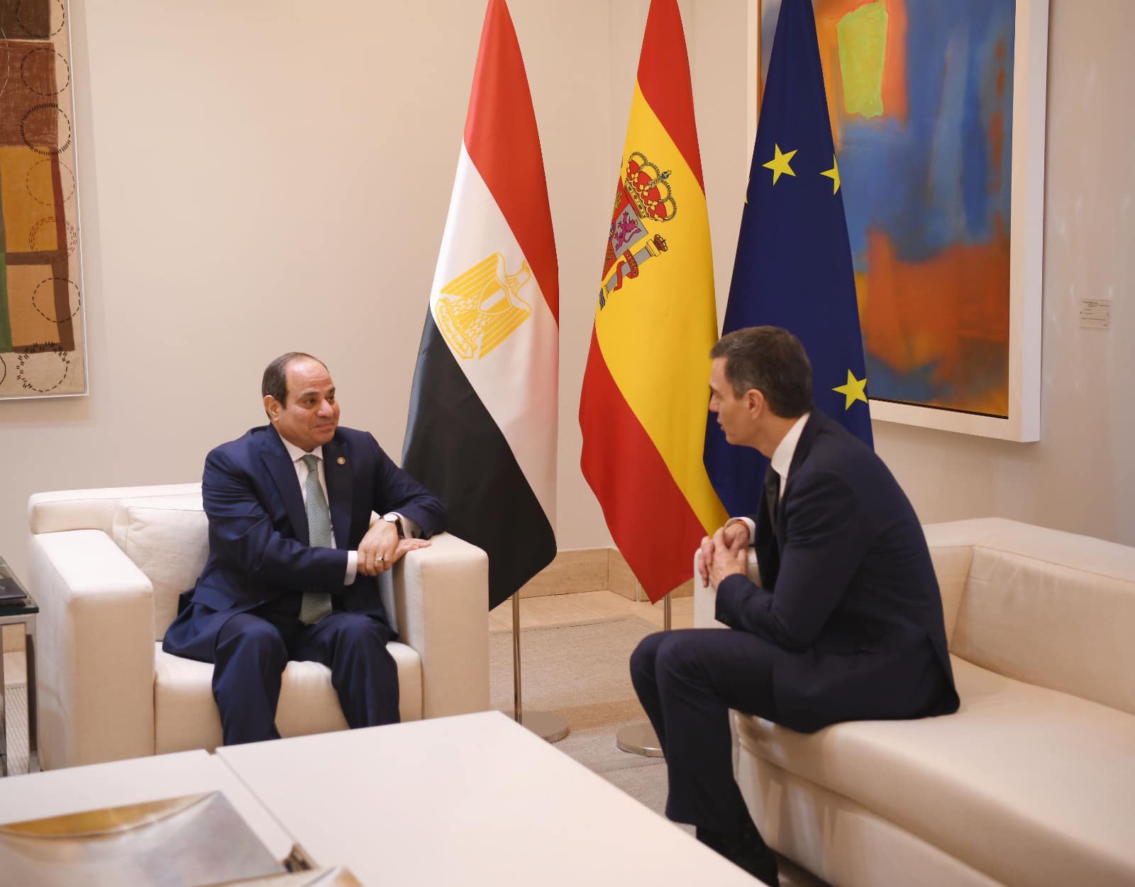 الرئيس السيسي يلتقي رئيس الحكومة الأسبانية
