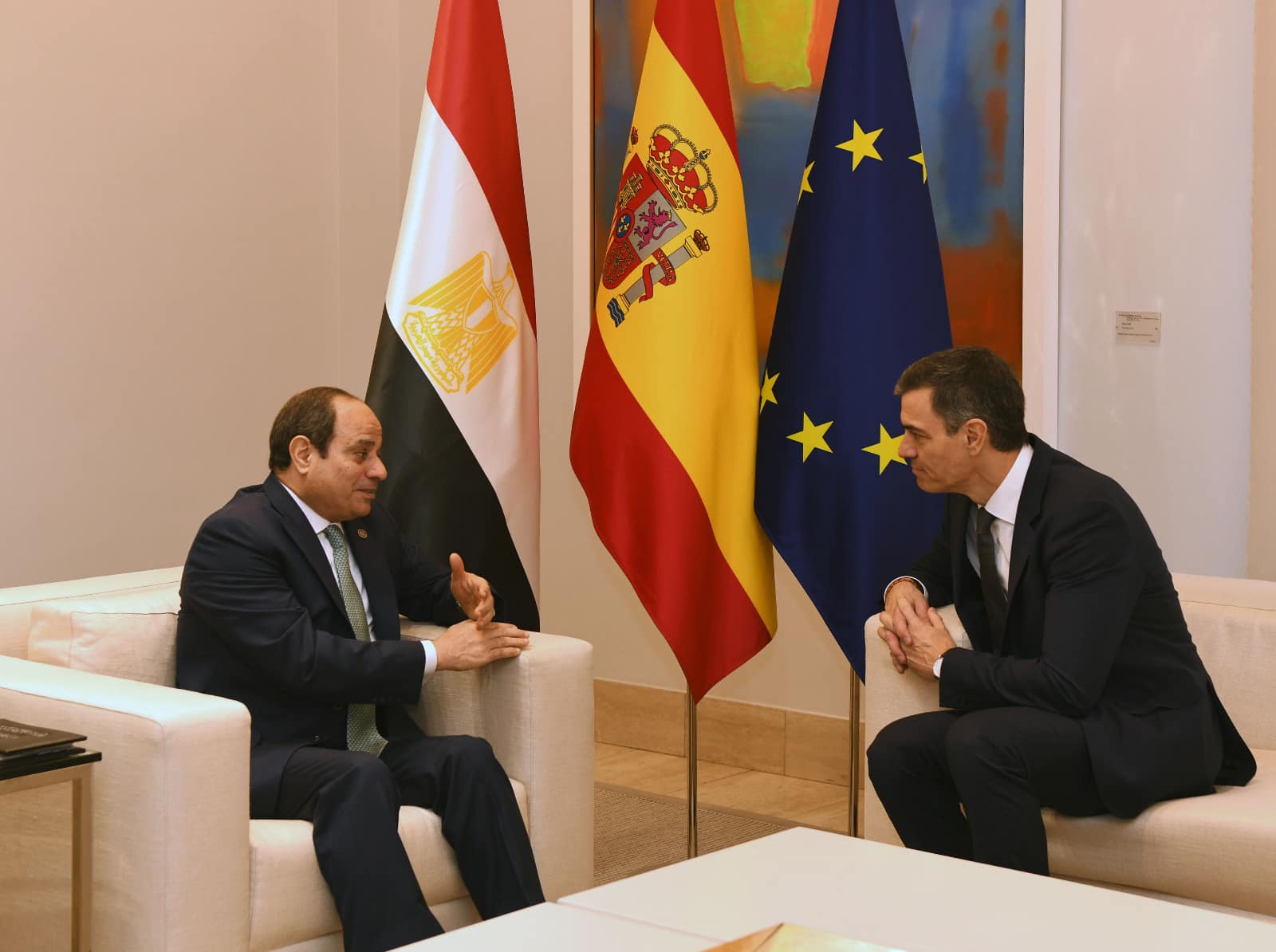 الرئيس السيسي يلتقي رئيس الحكومة الأسبانية