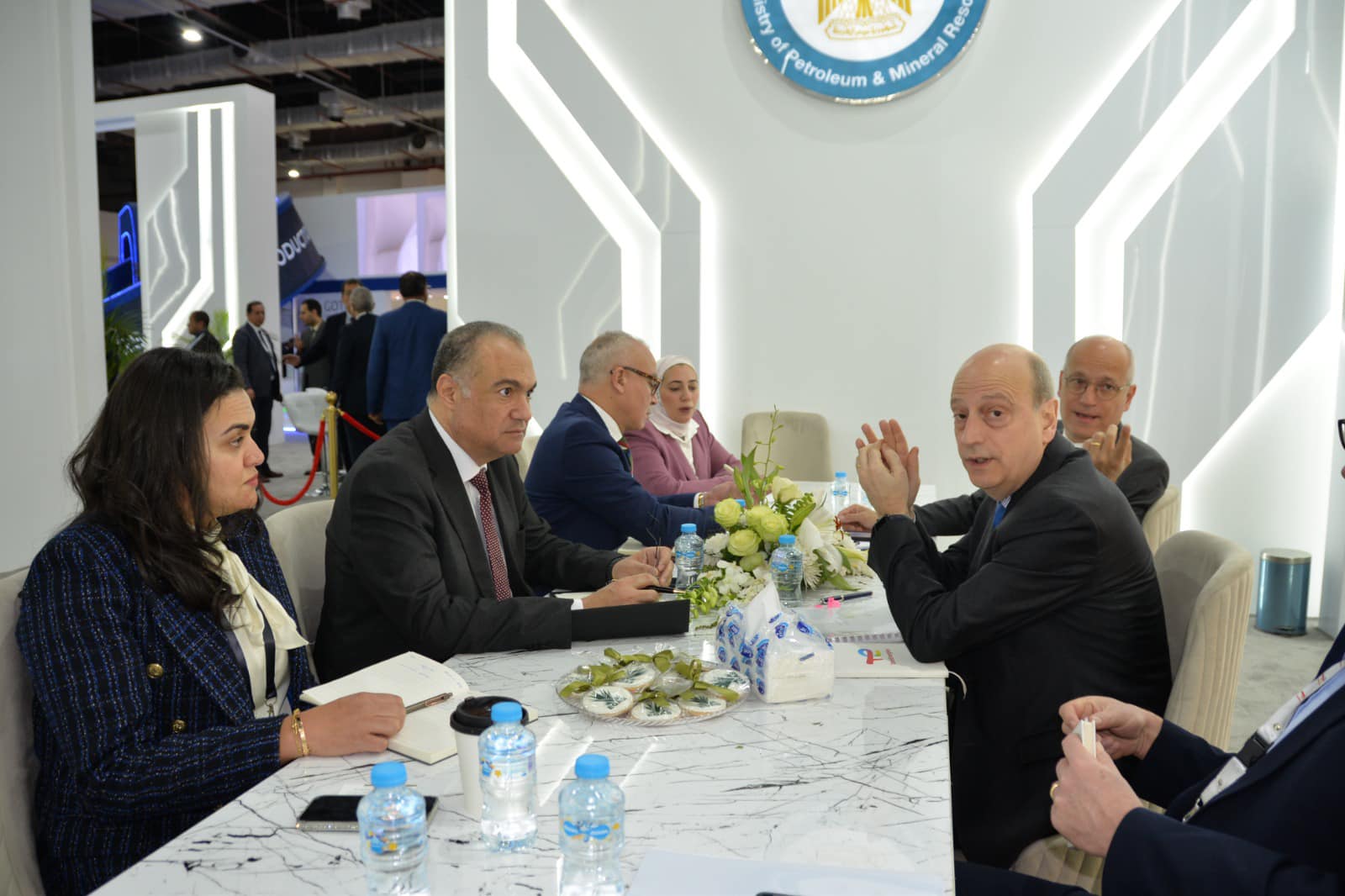 العضو المنتدب لشركة إيجاس يلتقي نائب رئيس توتال