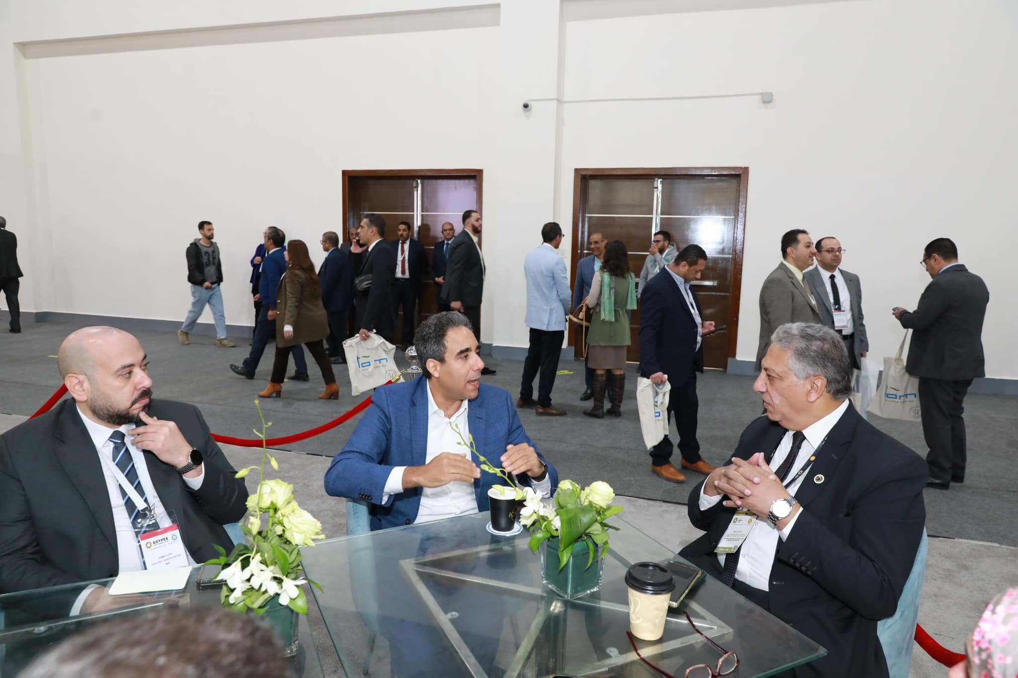 وكيل أول وزارة البترول يجتمع مع رئيس مجلس إدارة شركة إنارة