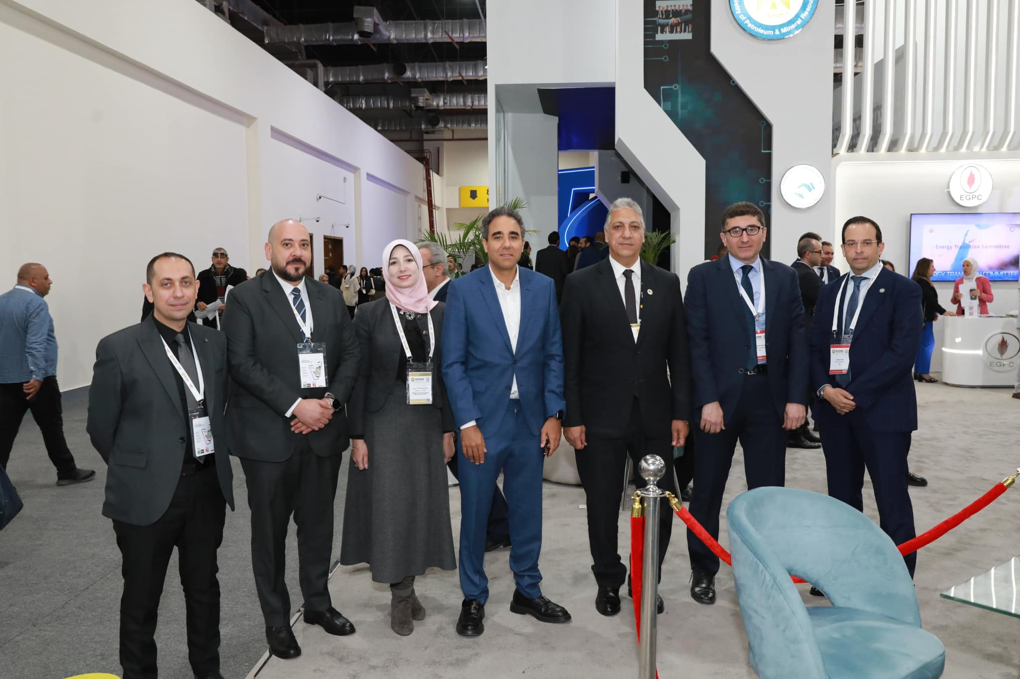 وكيل أول وزارة البترول يجتمع مع رئيس مجلس إدارة شركة إنارة