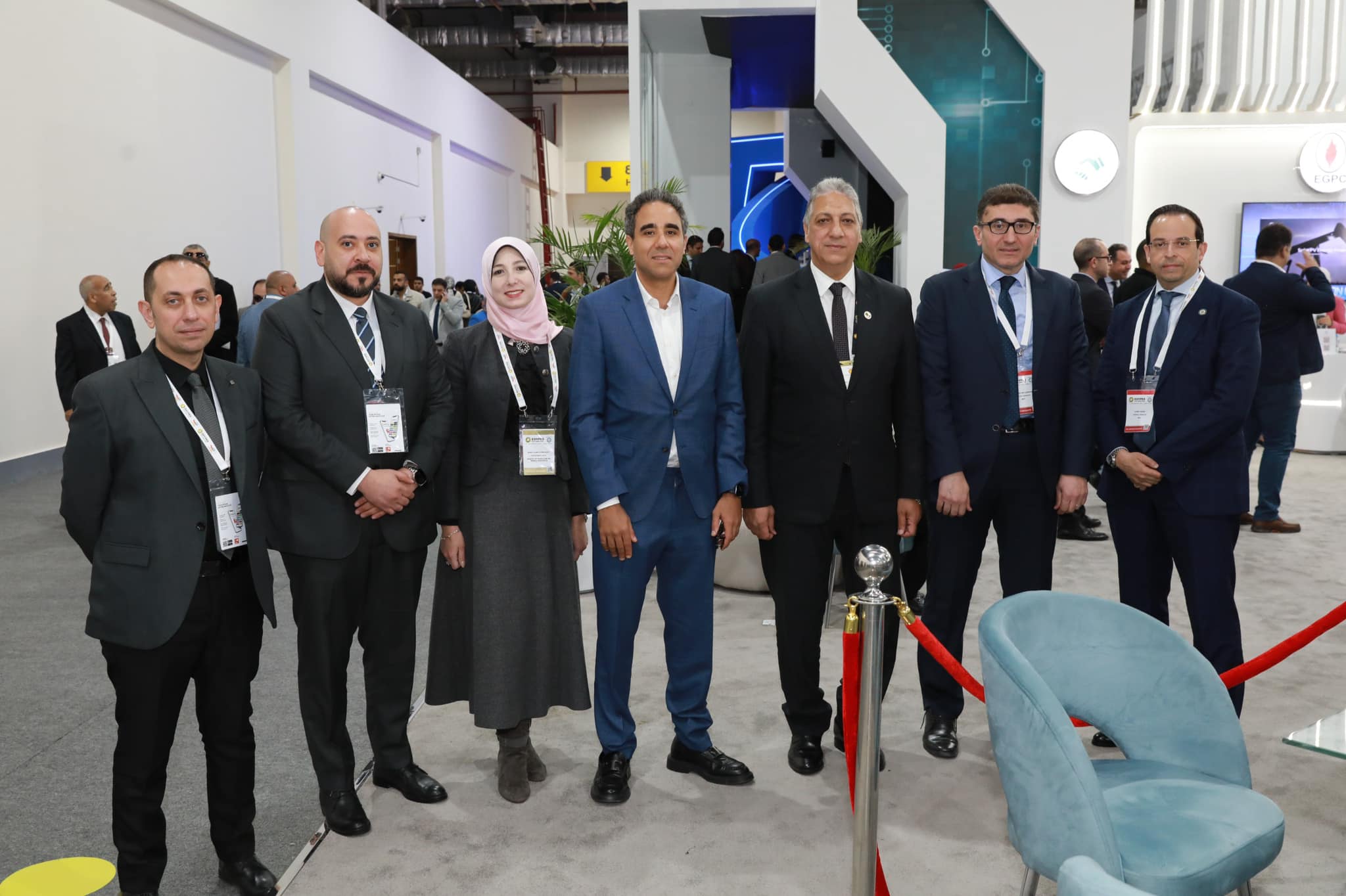 وكيل أول وزارة البترول يجتمع مع رئيس مجلس إدارة شركة إنارة