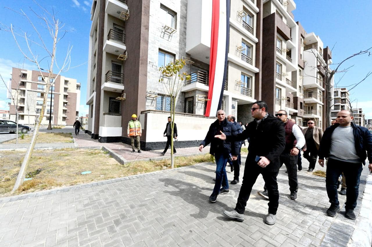 وزير الإسكان يتفقد مشروعي الفيلات وجنة بالمنصورة الجديدة