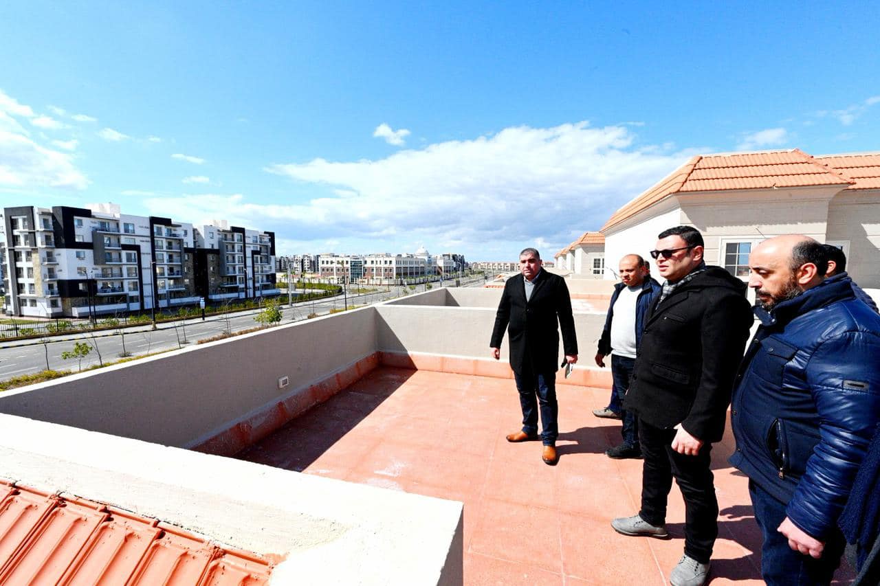 وزير الإسكان يتفقد مشروعي الفيلات وجنة بالمنصورة الجديدة