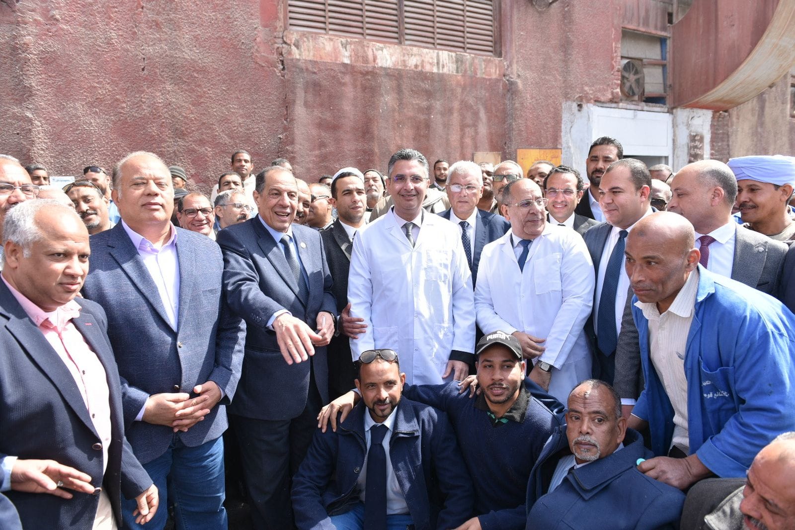 وزير التموين يتفقد مصنع سكر قوص ومصنع الورق بقنا