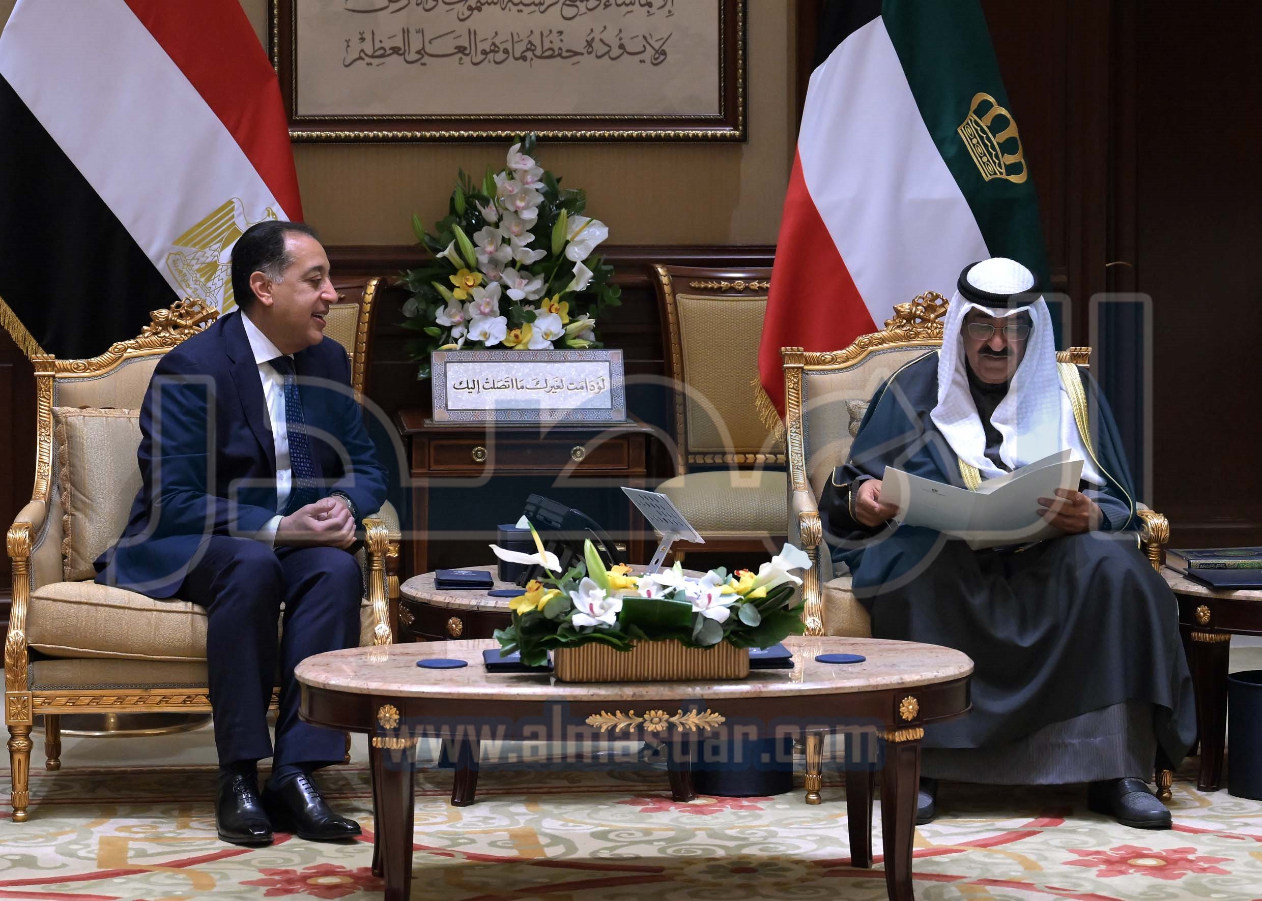 أمير دولة الكويت يستقبل رئيس الوزراء