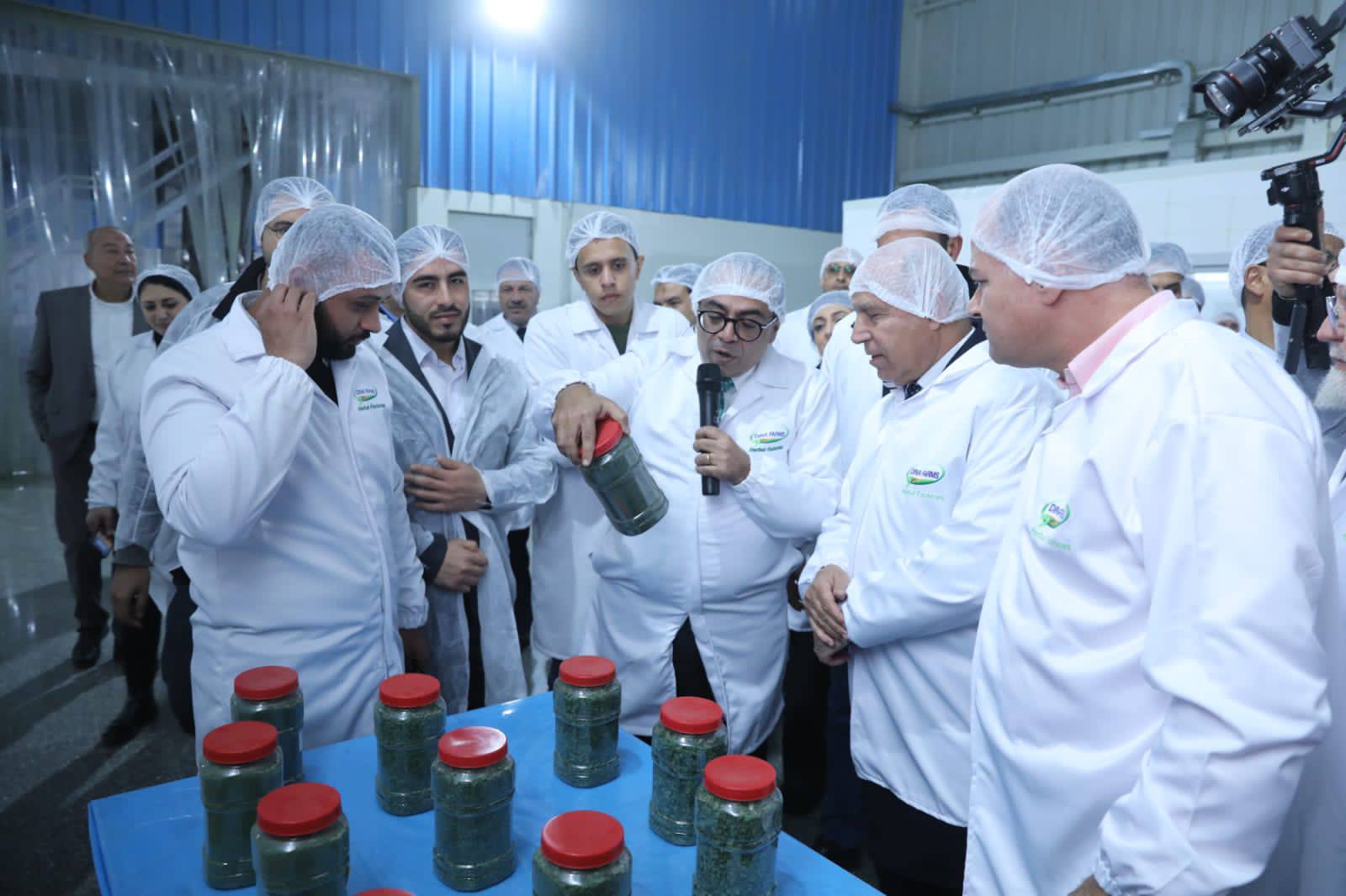 كامل الوزير يفتتح مصنع متخصص في الأعشاب المجففة وخط إنتاج مواسير العزل