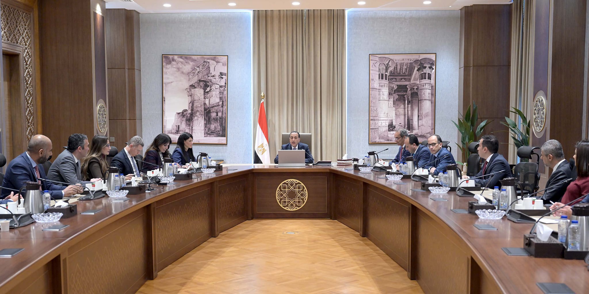 رئيس الوزراء يلتقي أعضاء اللجنة الاستشارية للاقتصاد الرقمي وريادة الأعمال