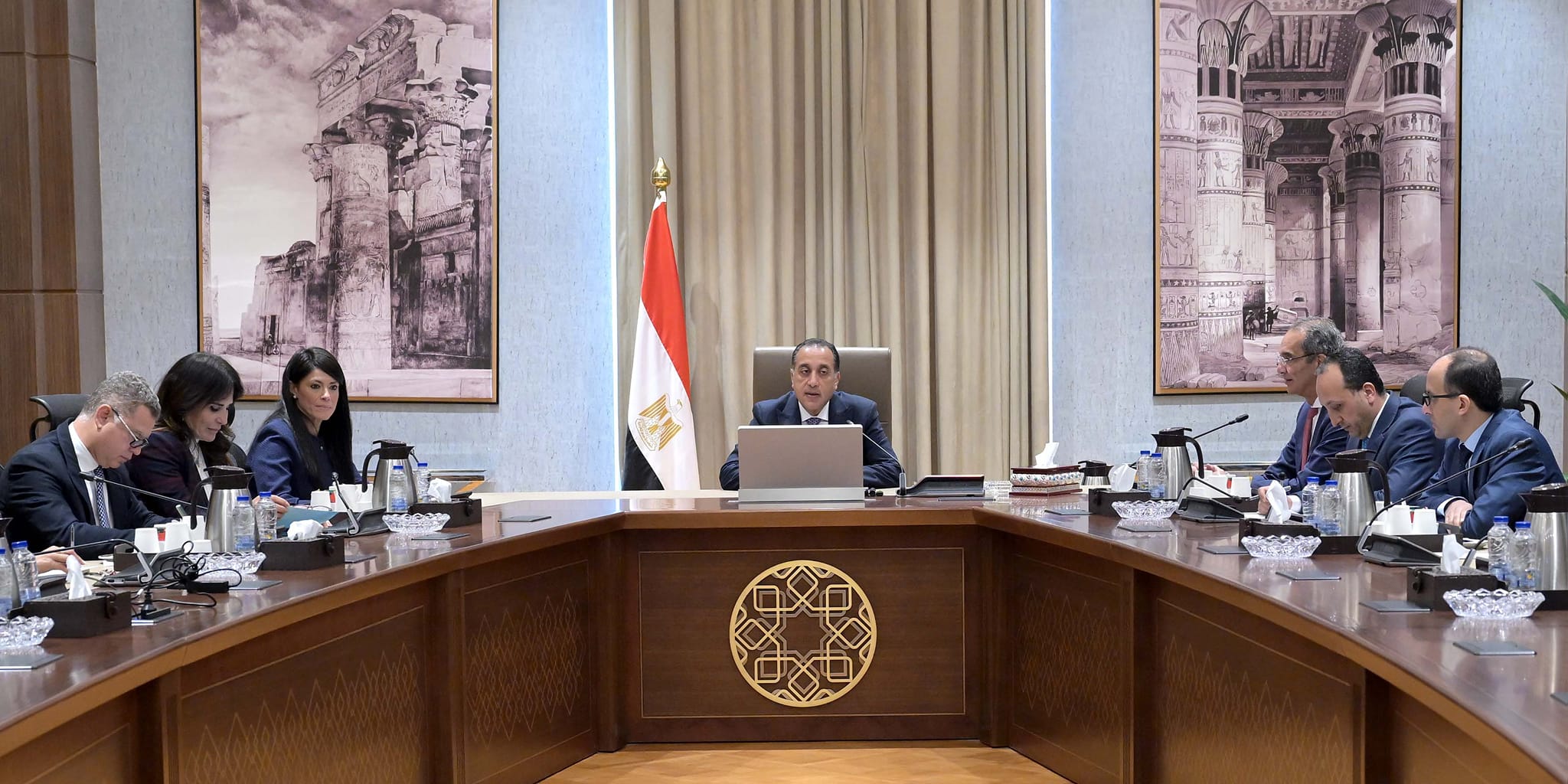 رئيس الوزراء يلتقي أعضاء اللجنة الاستشارية للاقتصاد الرقمي وريادة الأعمال
