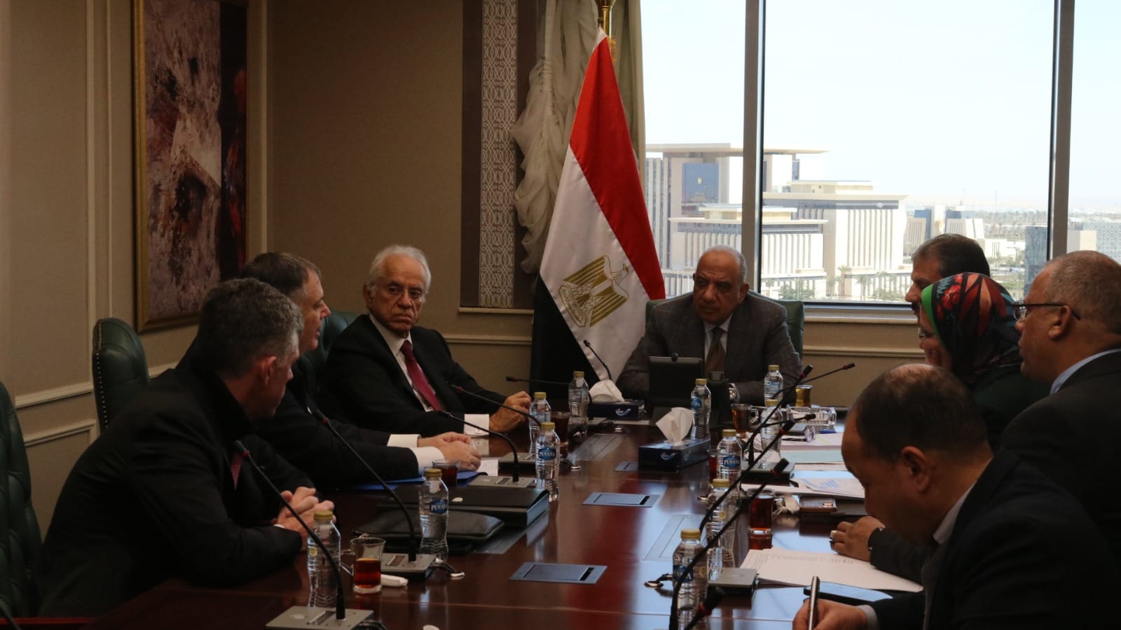 وزير الكهرباء في اجتماع مع رئيس مجموعة كوبولوزيس اليونانية