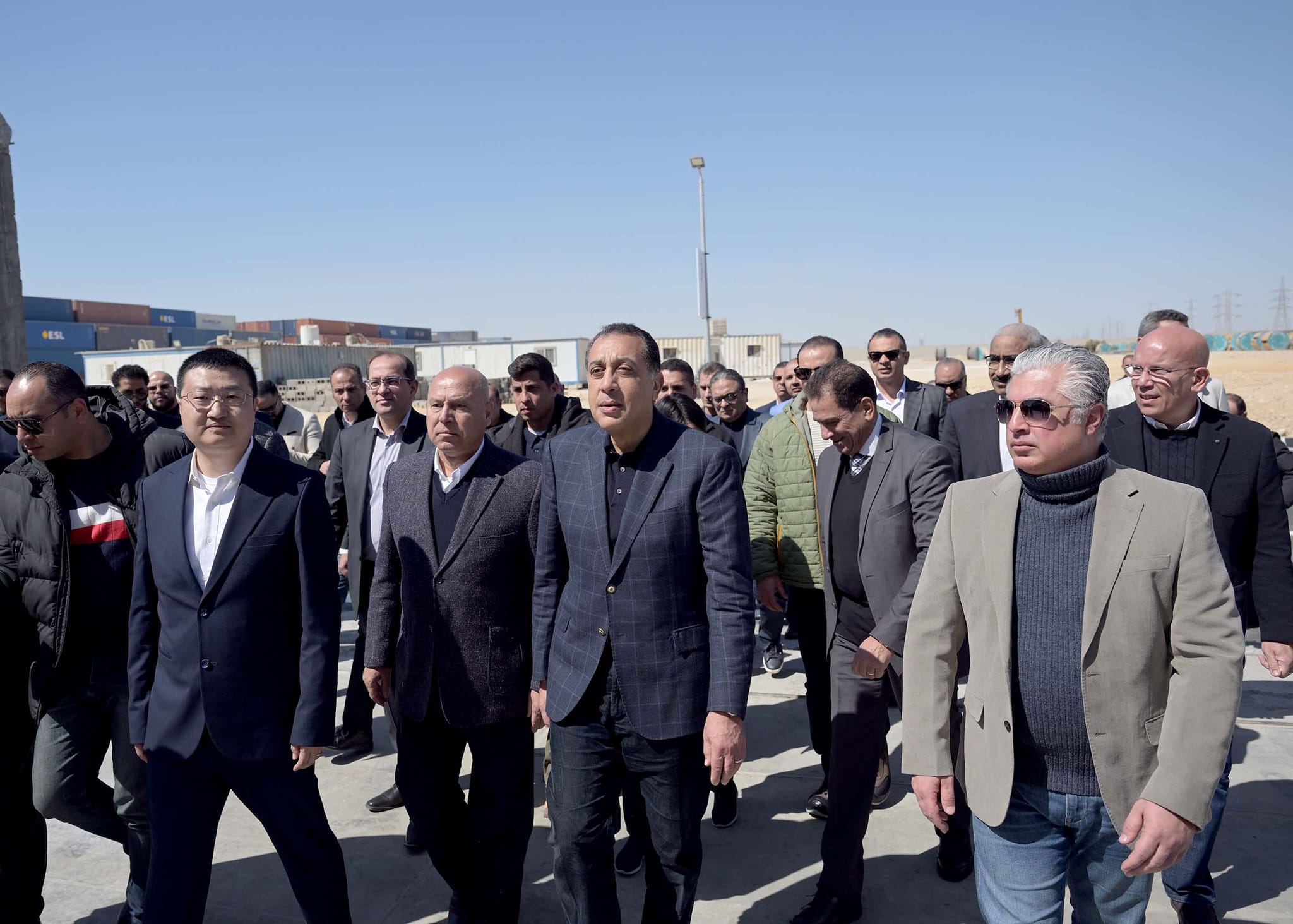 رئيس الوزراء يفتتح مجمع المصانع الجاهزة