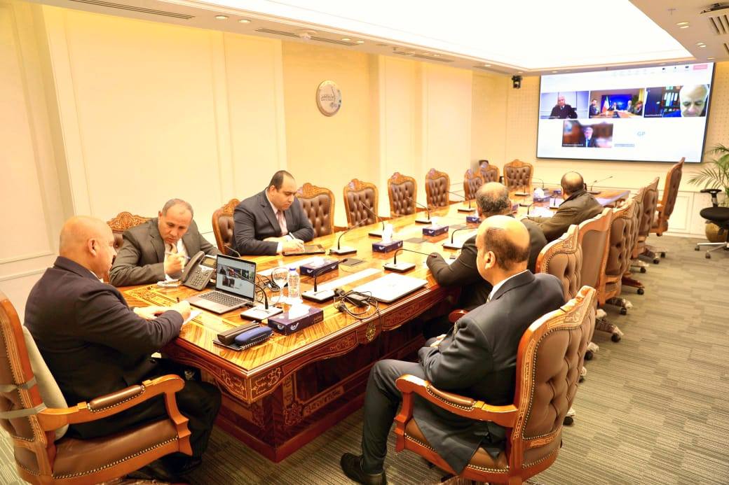 الوزير يجتمع مع نائب رئيس الوزراء ووزير النقل والبنية التحتية الايطالي