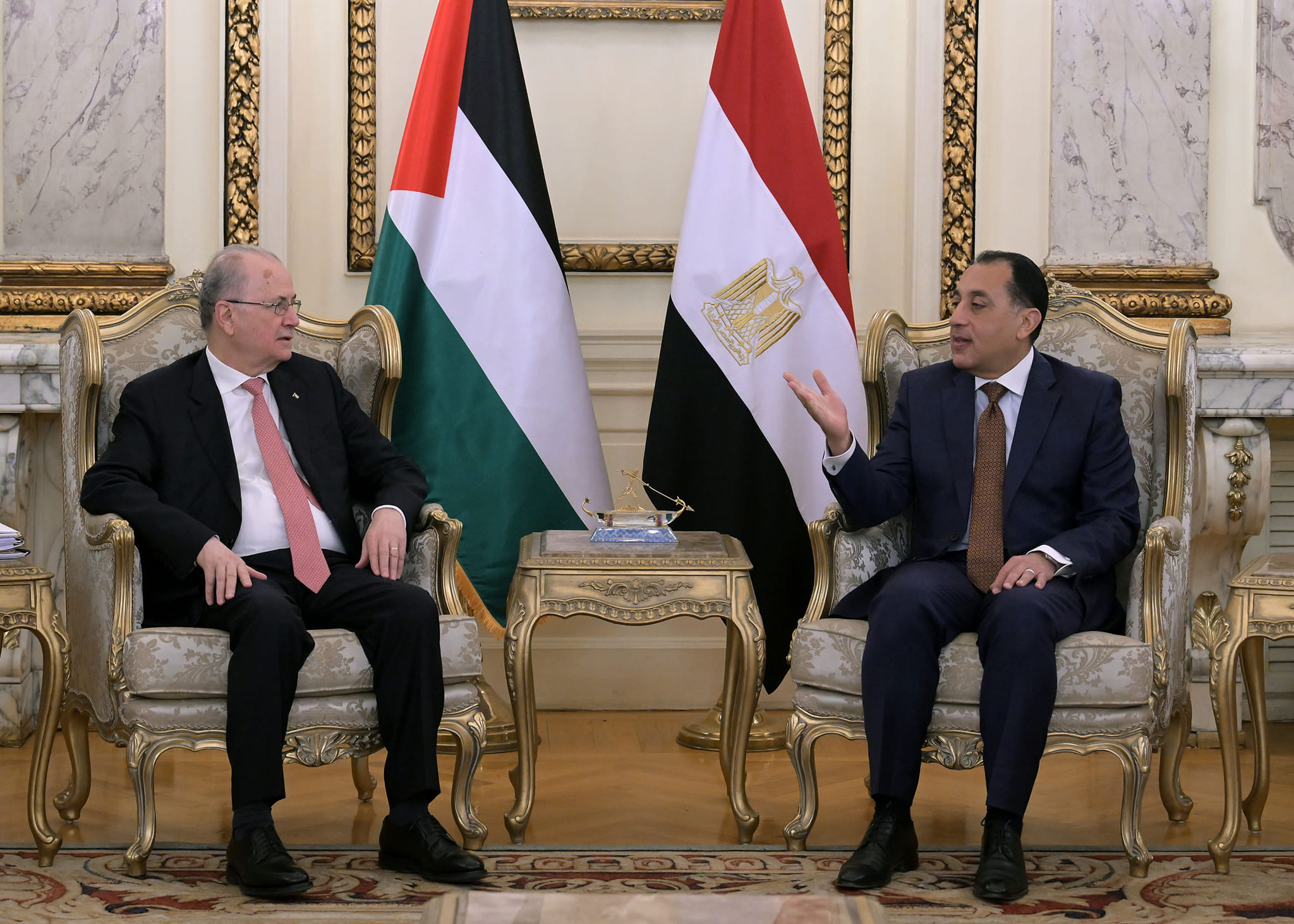 رئيس الوزراء يلتقى نظيره الفلسطيني