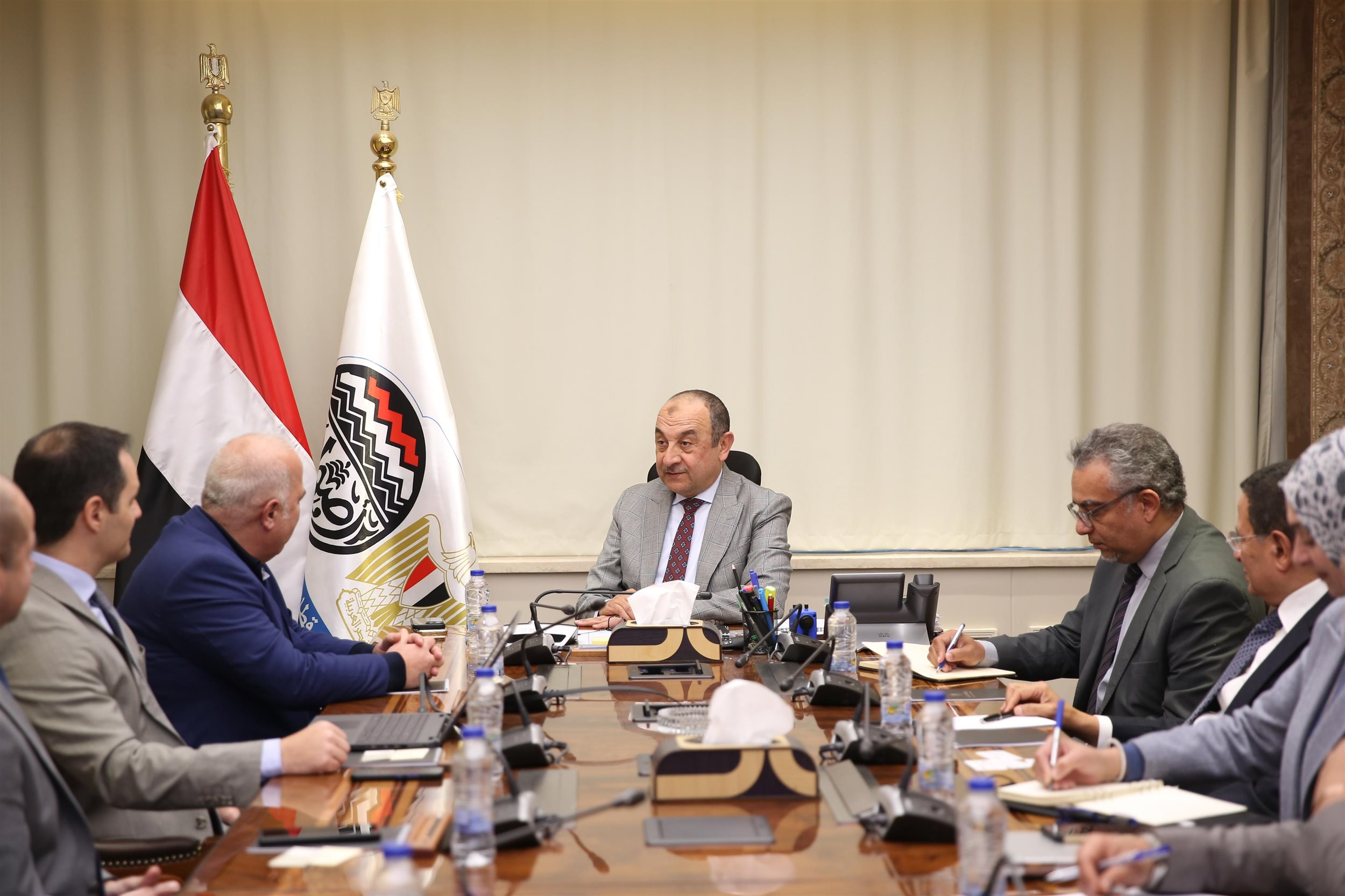 وزير قطاع الأعمال العام يلتقي وفدا من بولاريس بارك التركية