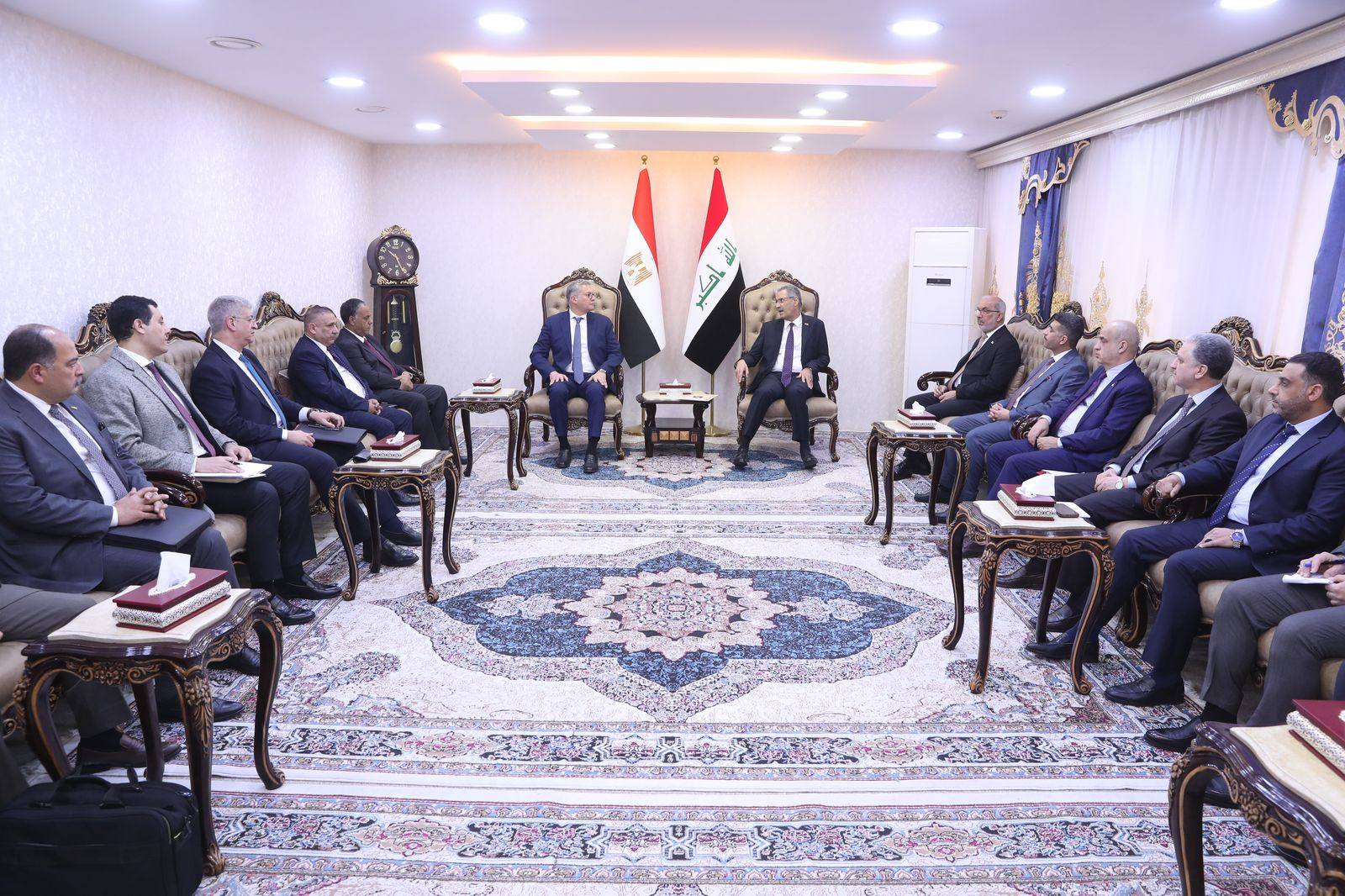 وزير البترول يلتقي نائب رئيس مجلس الوزراء ووزير النفط العراقي