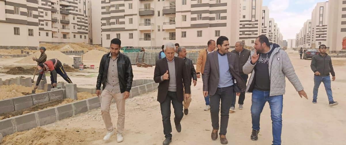وزير الإسكان يتابع موقف تنفيذ الآلاف من الوحدات السكنية