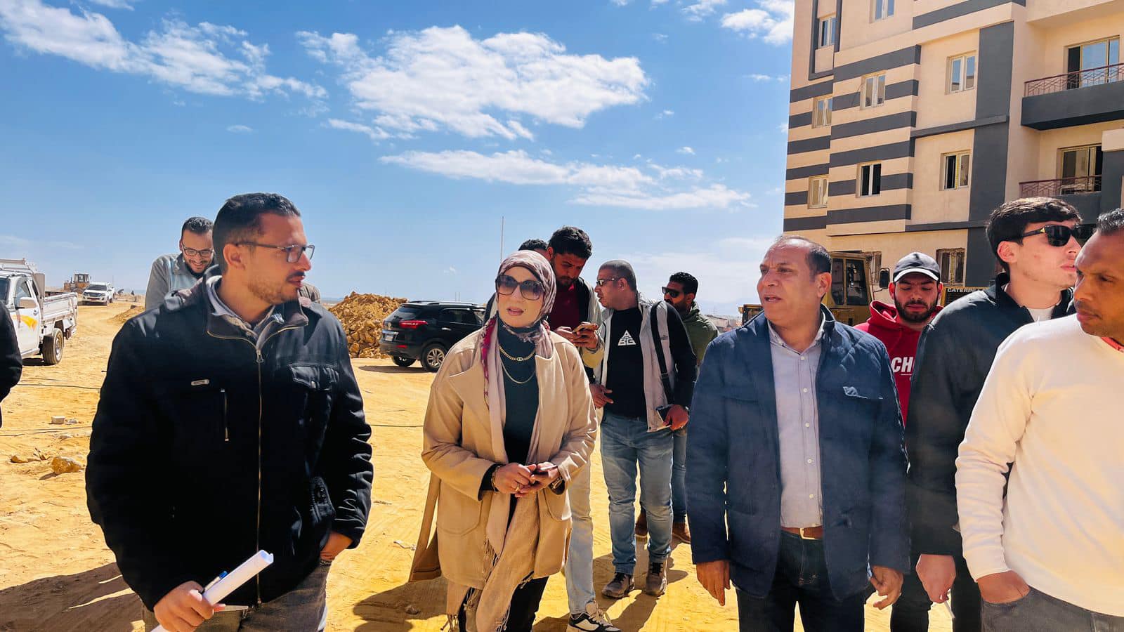 وزير الإسكان يتابع موقف تنفيذ الآلاف من الوحدات السكنية