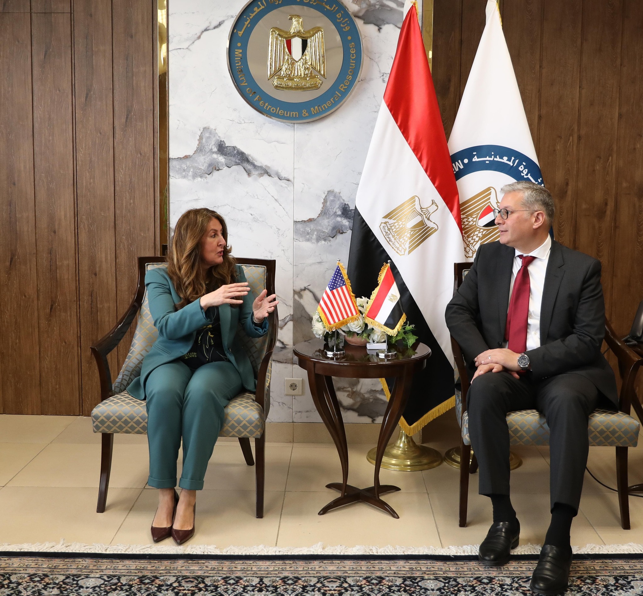 وزير البترول يلتقي سفيرة الولايات المتحدة الأمريكية