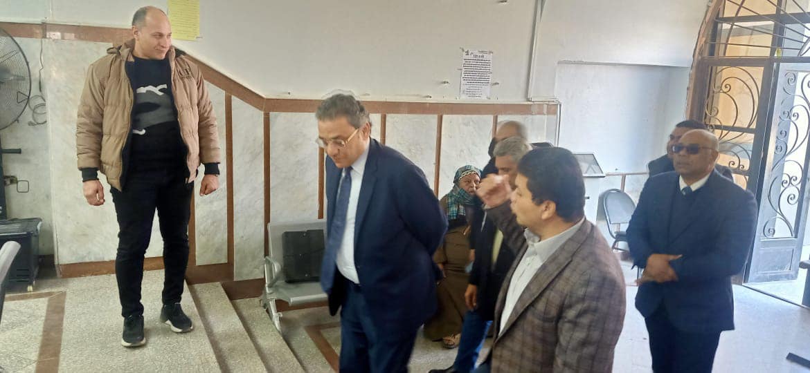 مسئولو الإسكان يتابعون حجم التصرفات العقارية بالمنيا الجديدة