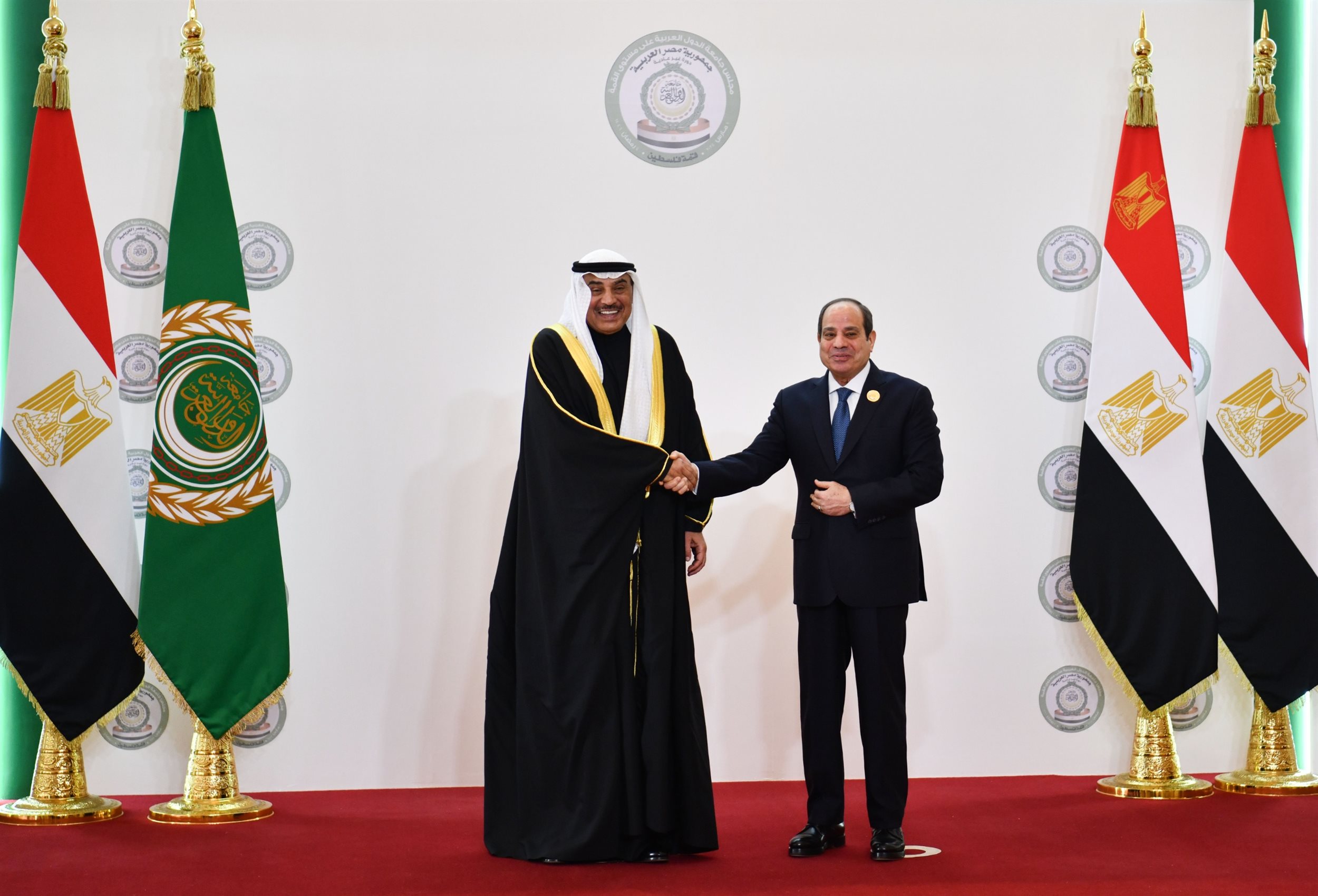 الرئيس السيسي يترأس أعمال القمة العربية غير العادية