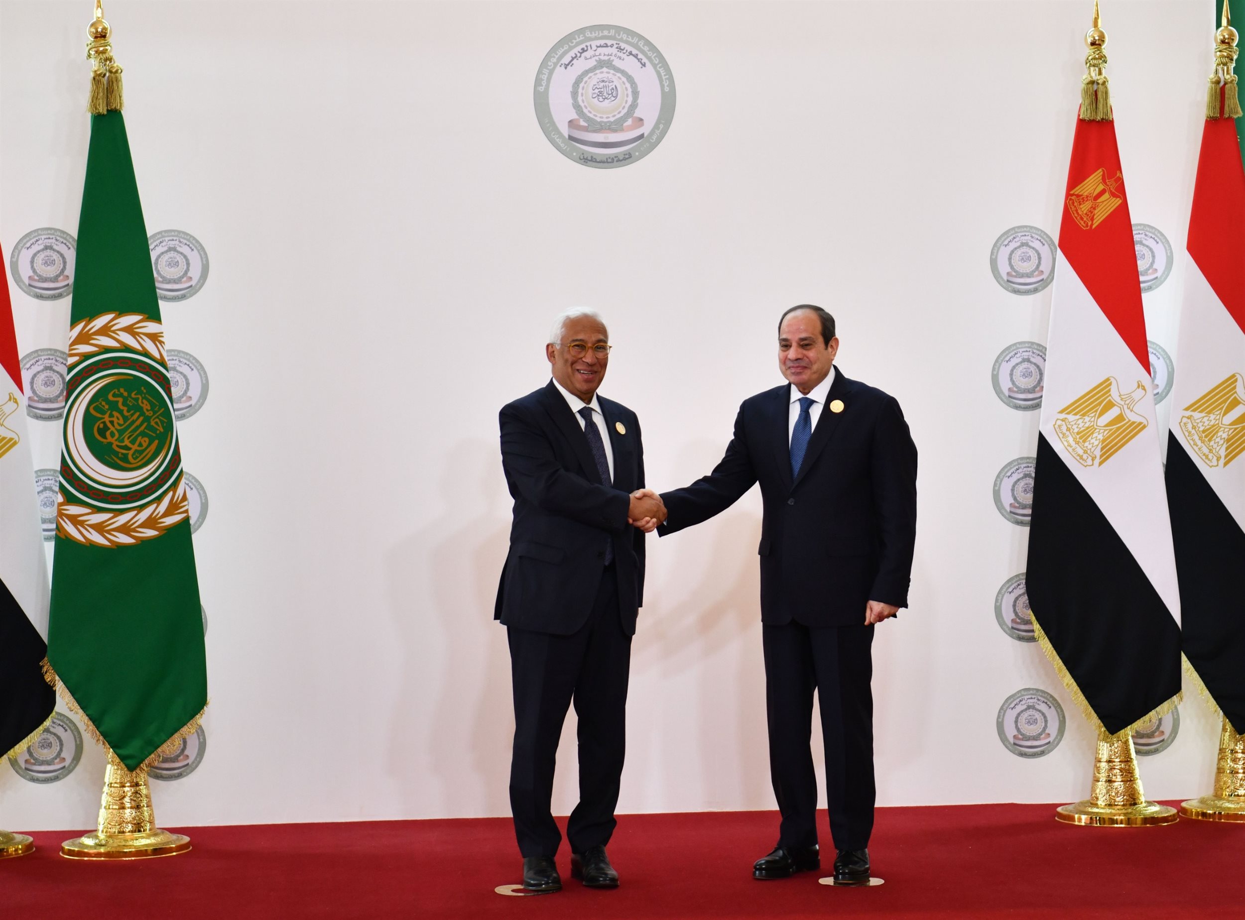 الرئيس السيسي يترأس أعمال القمة العربية غير العادية
