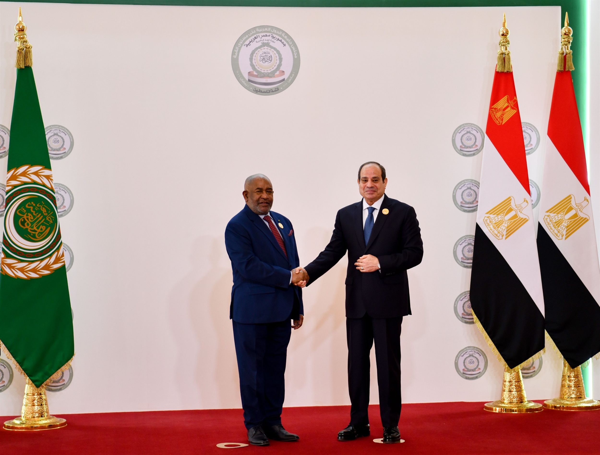 الرئيس السيسي يترأس أعمال القمة العربية غير العادية