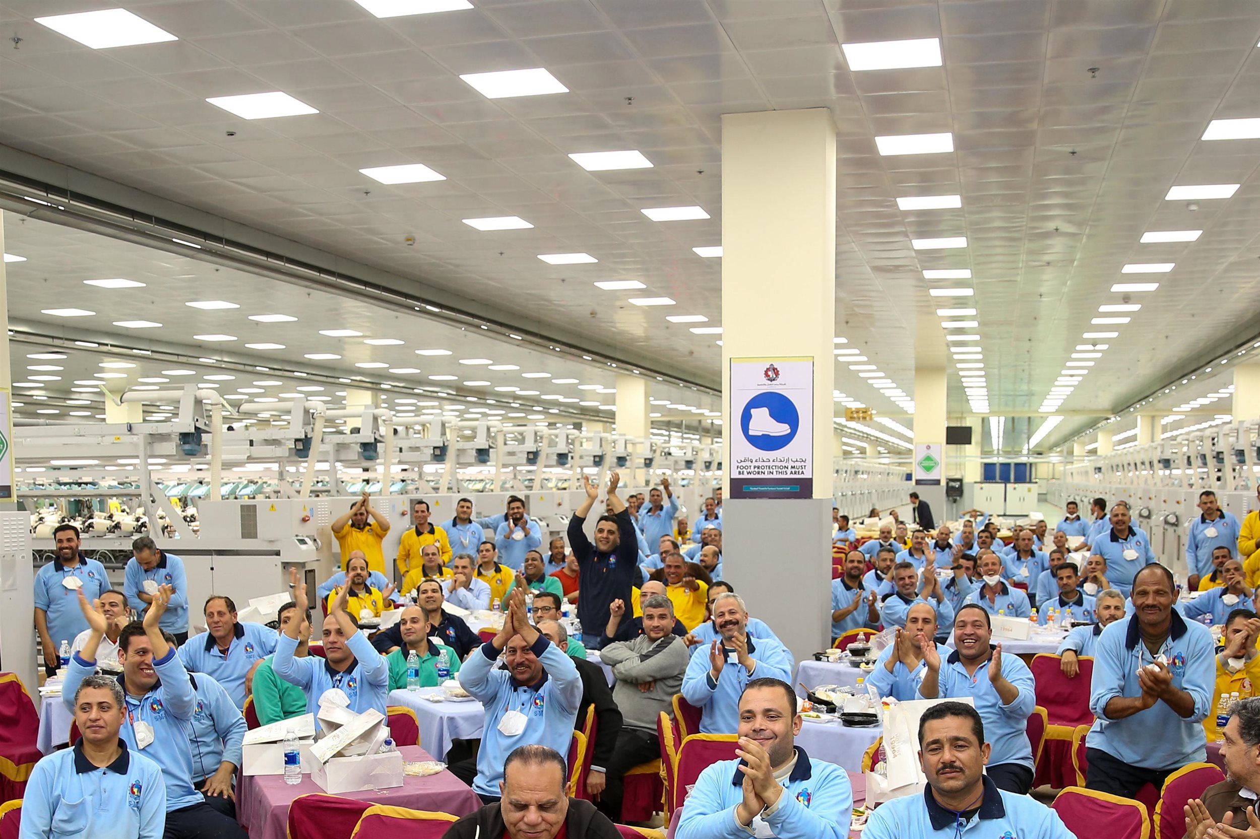 وزير قطاع الأعمال يتفقد مصانع شركة مصر للغزل والنسيج بالمحلة