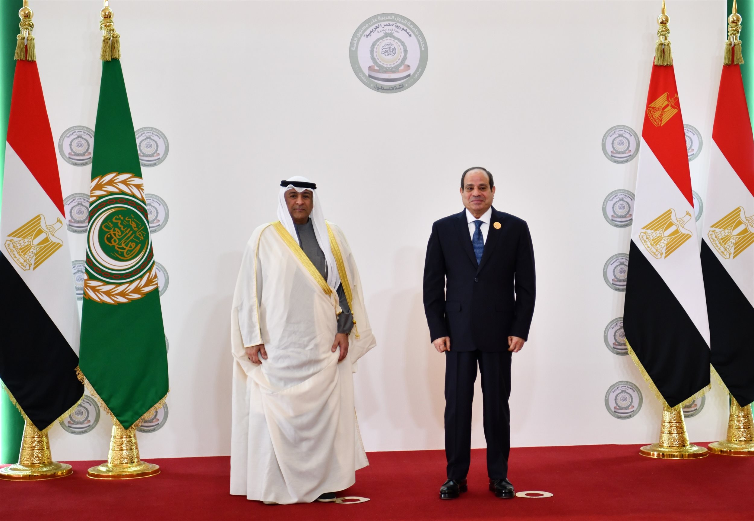 الرئيس السيسي يترأس أعمال القمة العربية غير العادية