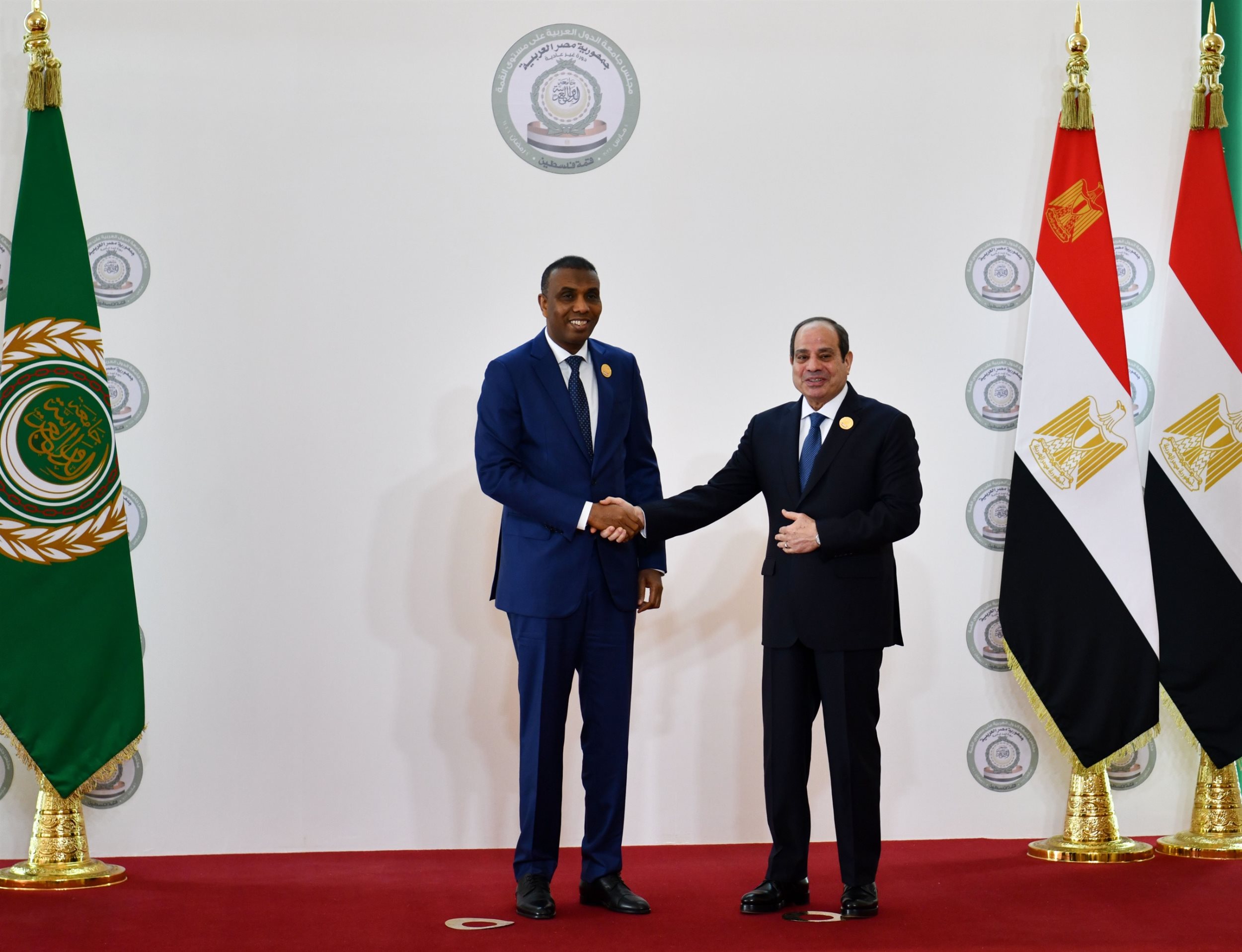 الرئيس السيسي يترأس أعمال القمة العربية غير العادية