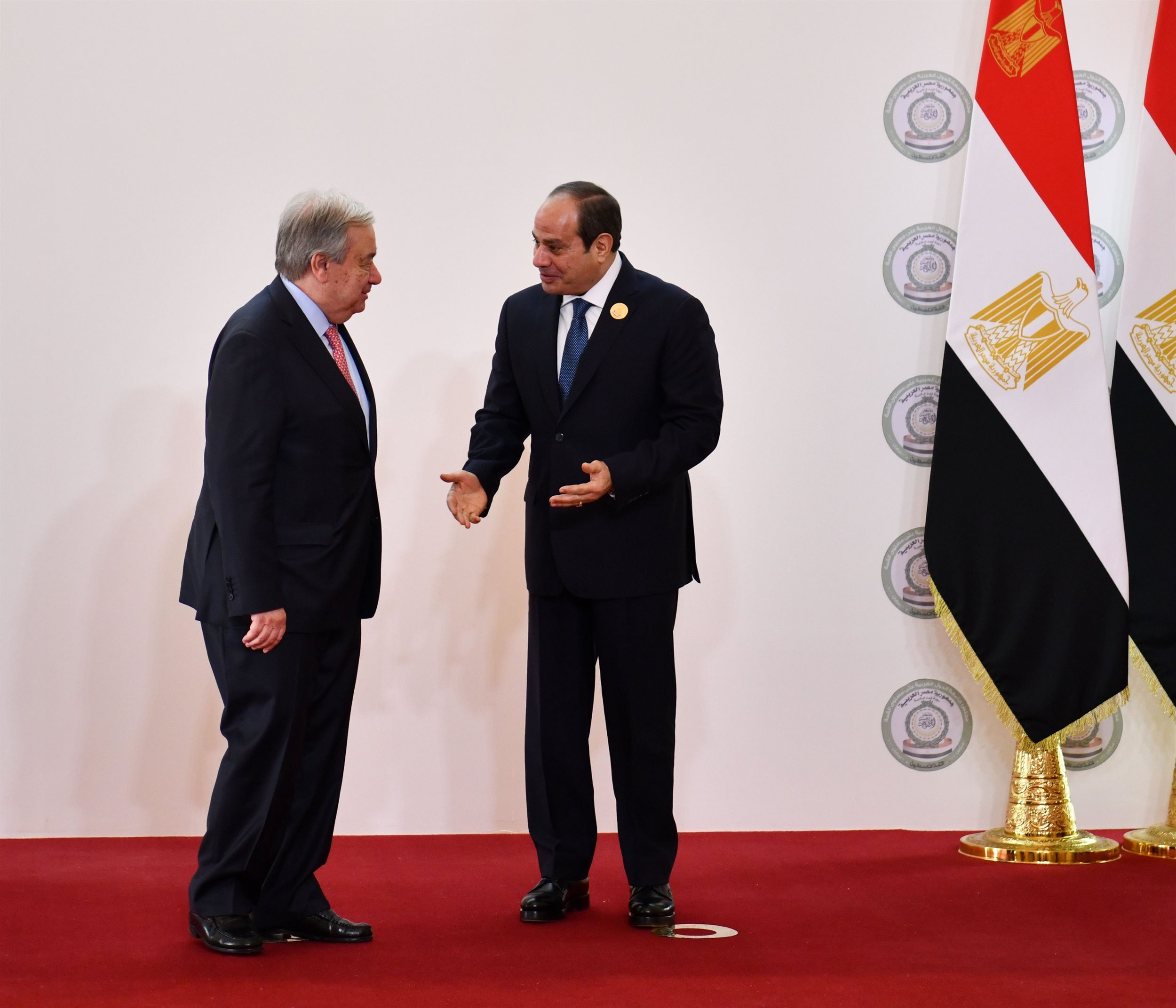 الرئيس السيسي يترأس أعمال القمة العربية غير العادية